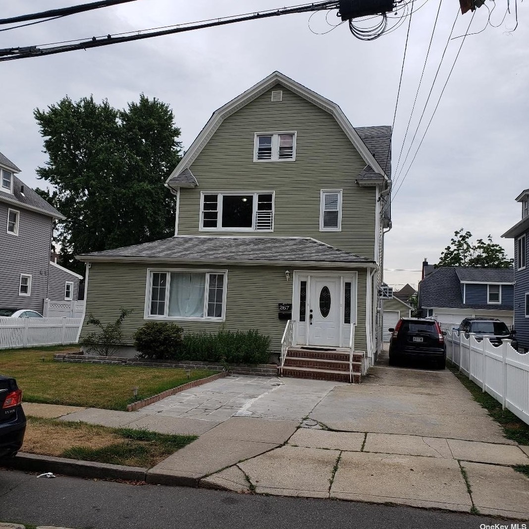 267 Denton Ave, Lynbrook NY  11563-2109 exterior
