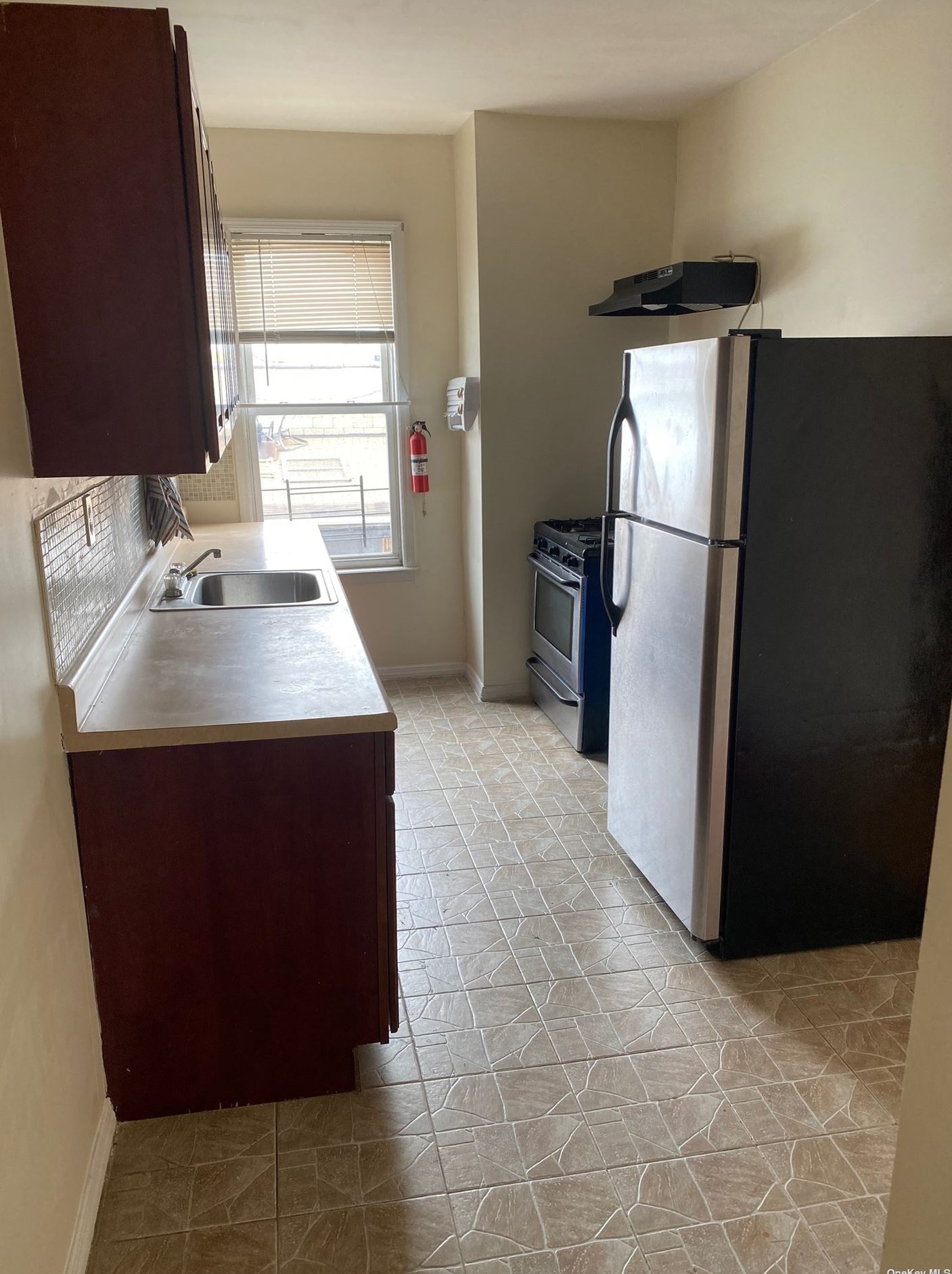 59-03 55th St, Flushing NY  11377-1517 exterior