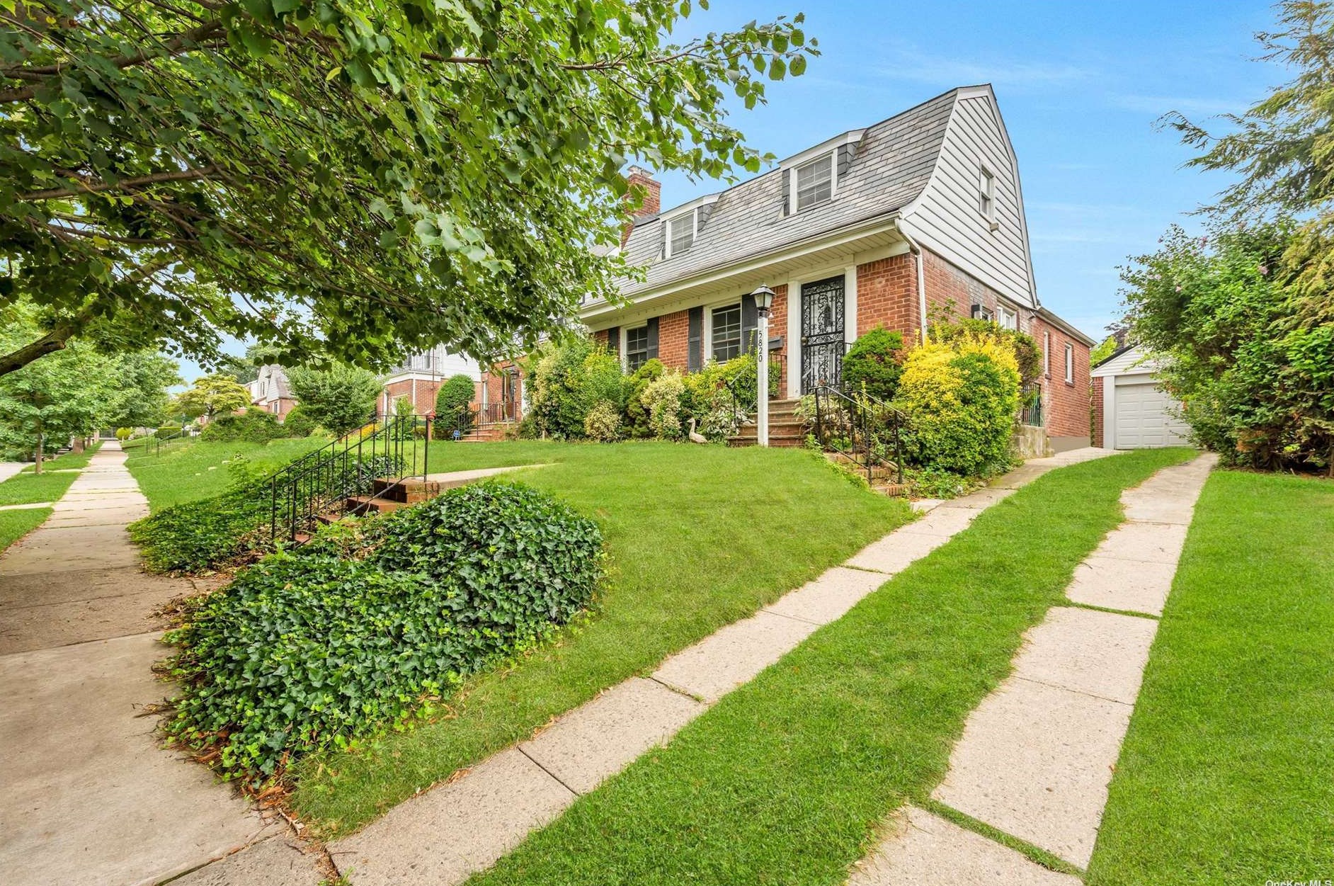 58-20 217th St, Flushing, NY 11364