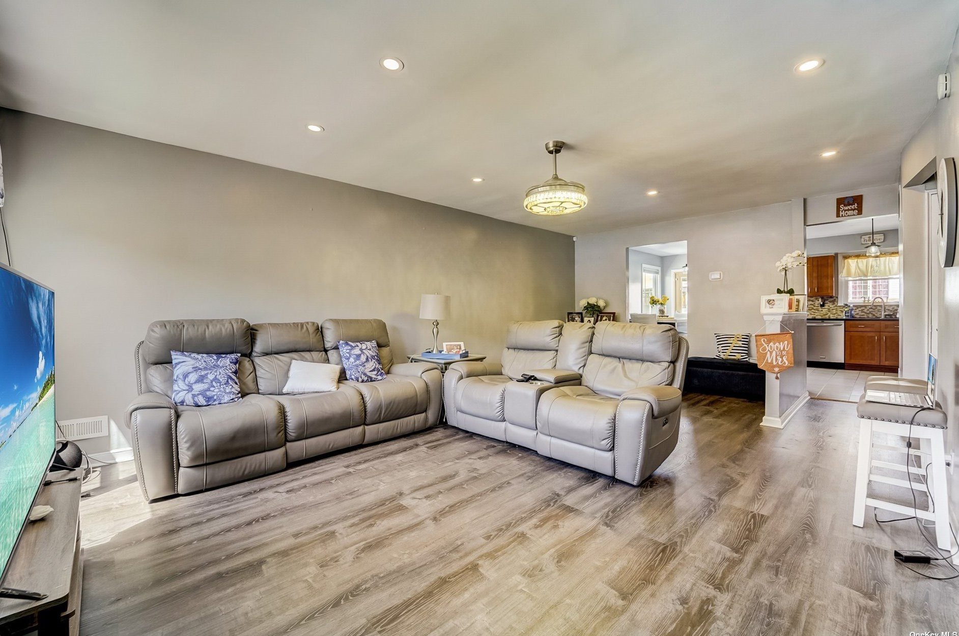 240 Swinton Ave, Bronx, NY 10465