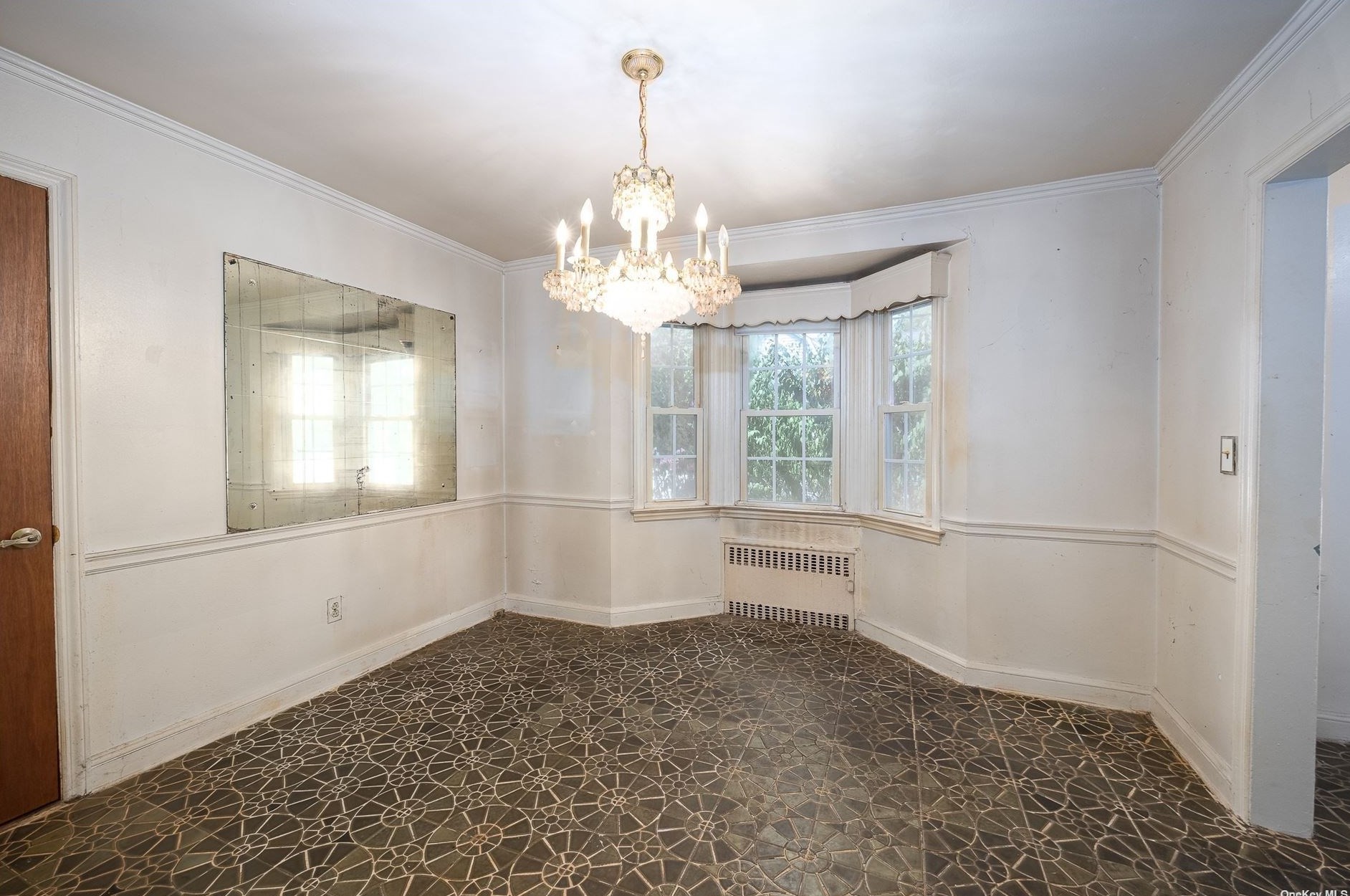 241 Burtis Ave, Rockville Centre NY  11570-2406 exterior