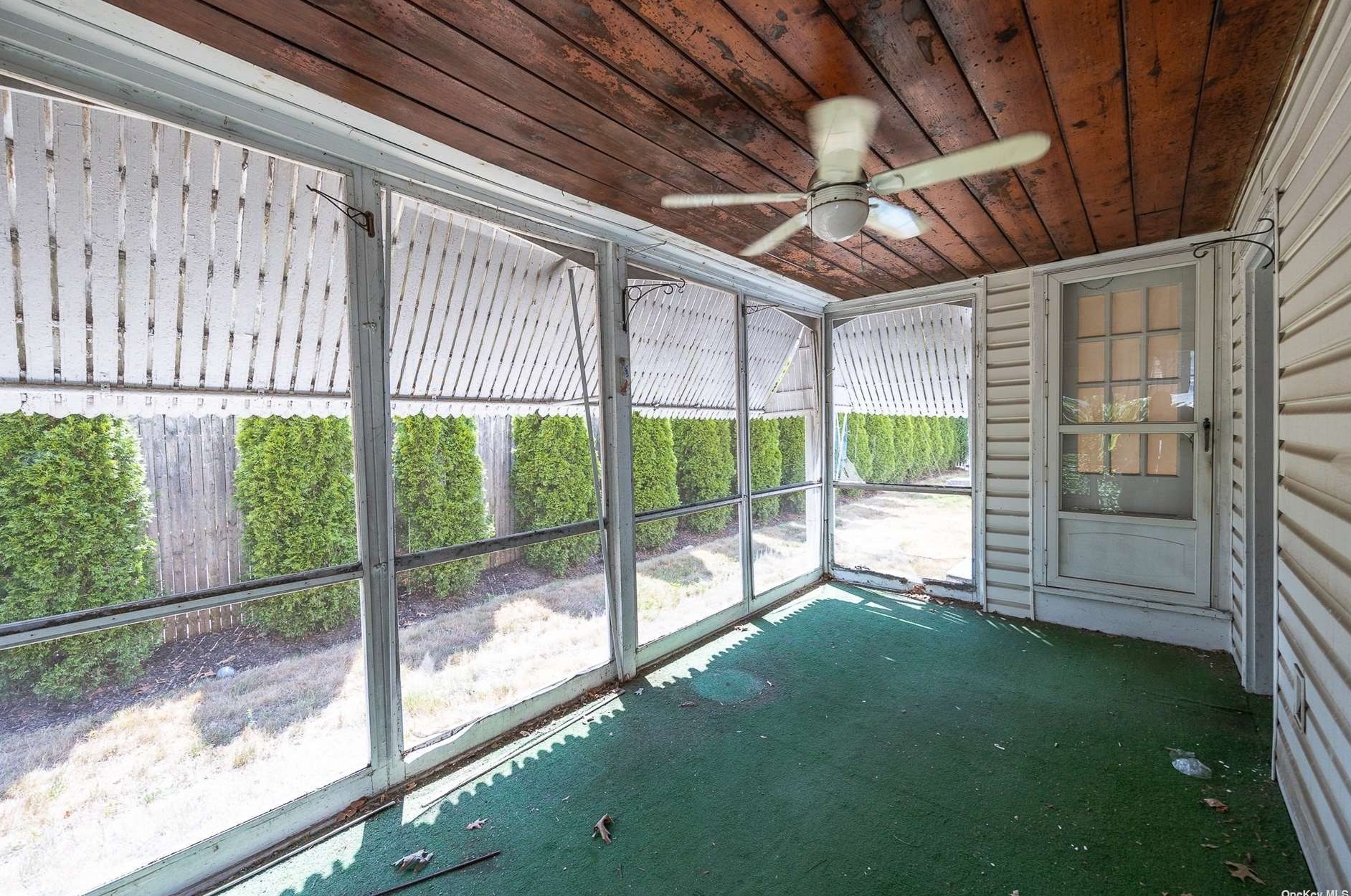 241 Burtis Ave, Rockville Centre NY  11570-2454 exterior