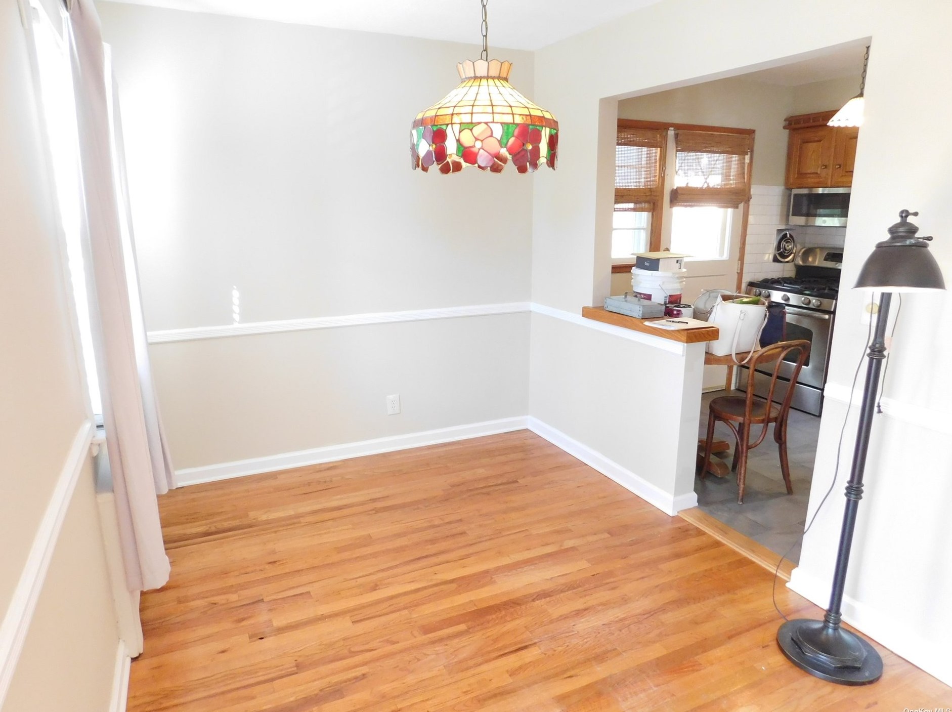 33 Howard Pl, Lynbrook NY  11563-3632 exterior