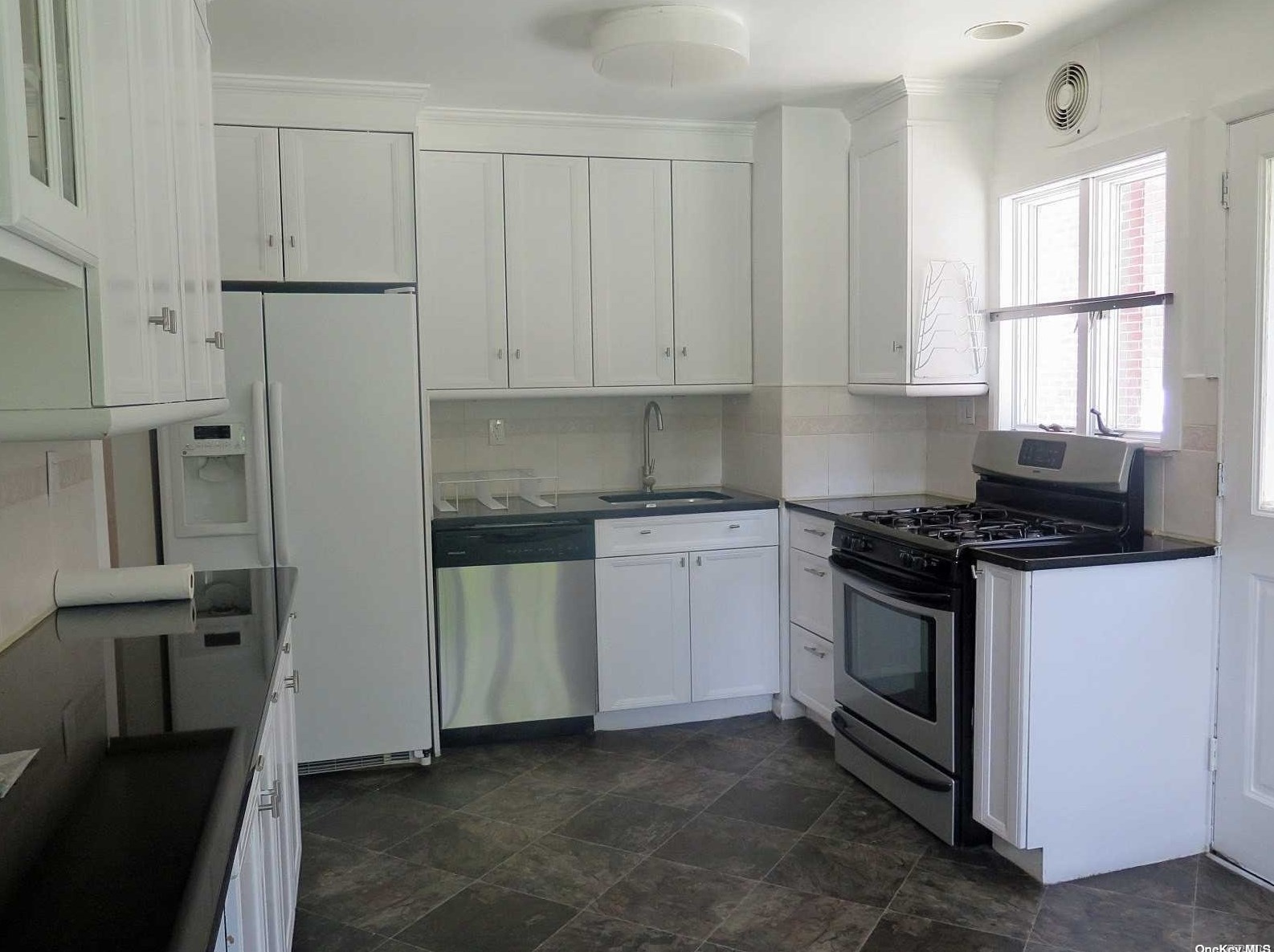 254-19 37th Ave, Flushing NY  11377-2446 exterior