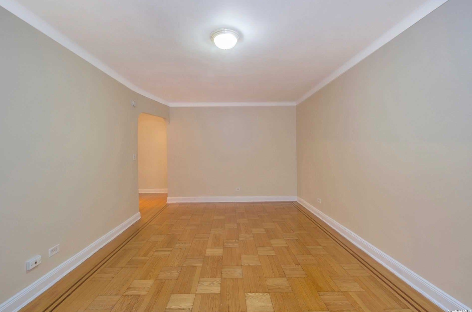 40-18 Hampton St #1a, Flushing, NY 11373