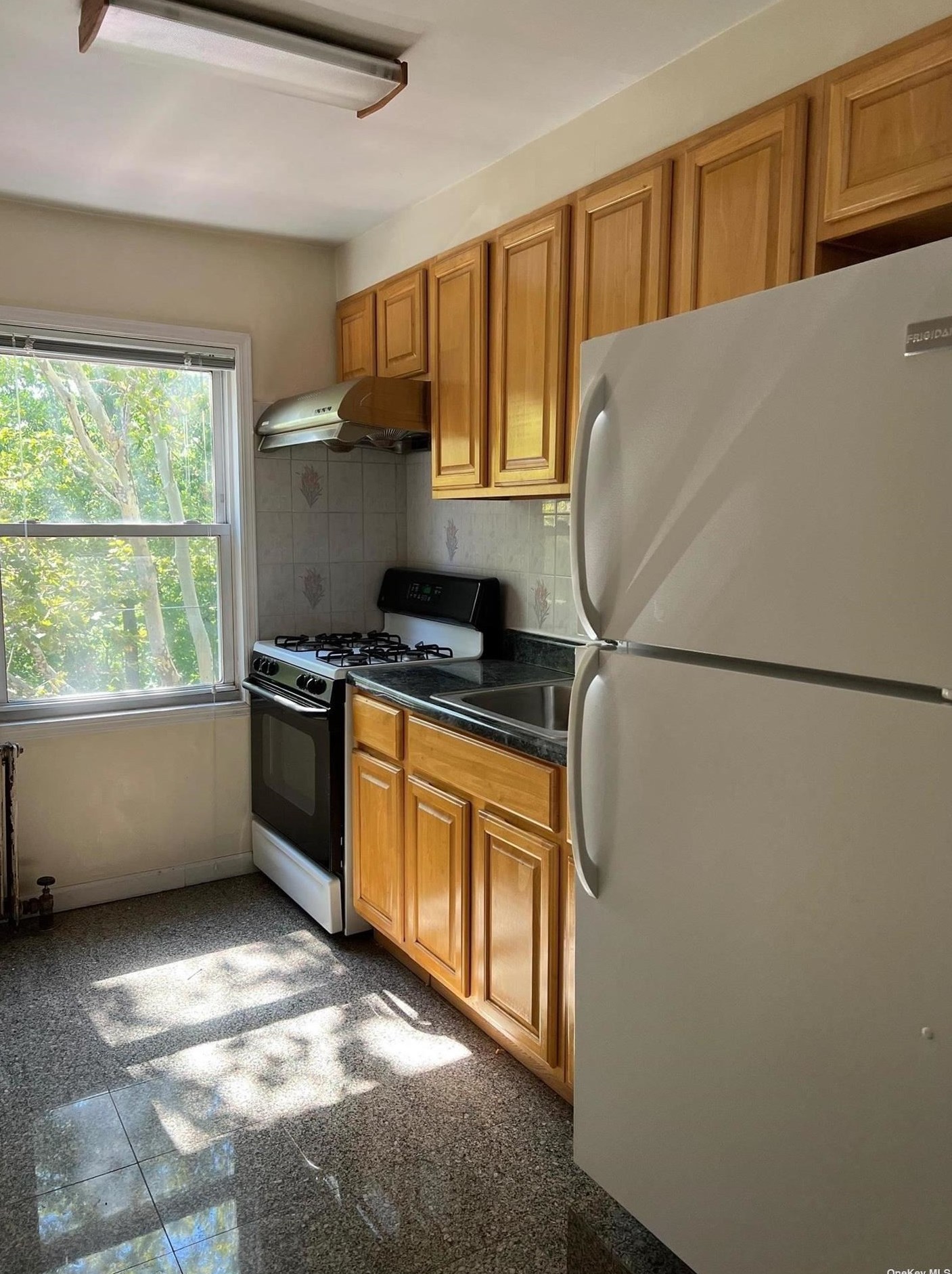 56-15 Clearview Expy, Flushing, NY 11364-2341