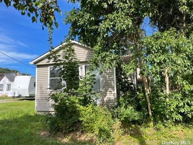 3 Jupiter Rd, Rocky Point, NY 11778-8966