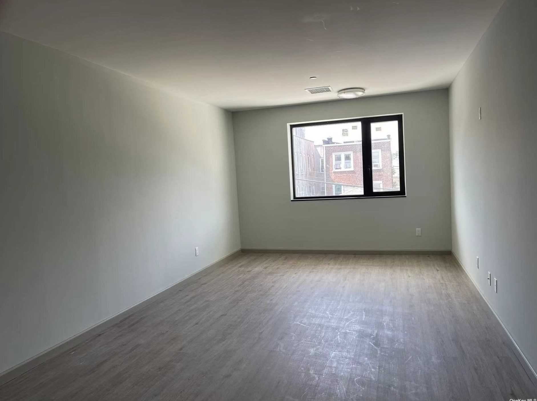 108-55 Roosevelt Ave, Flushing NY  11377-4459 exterior