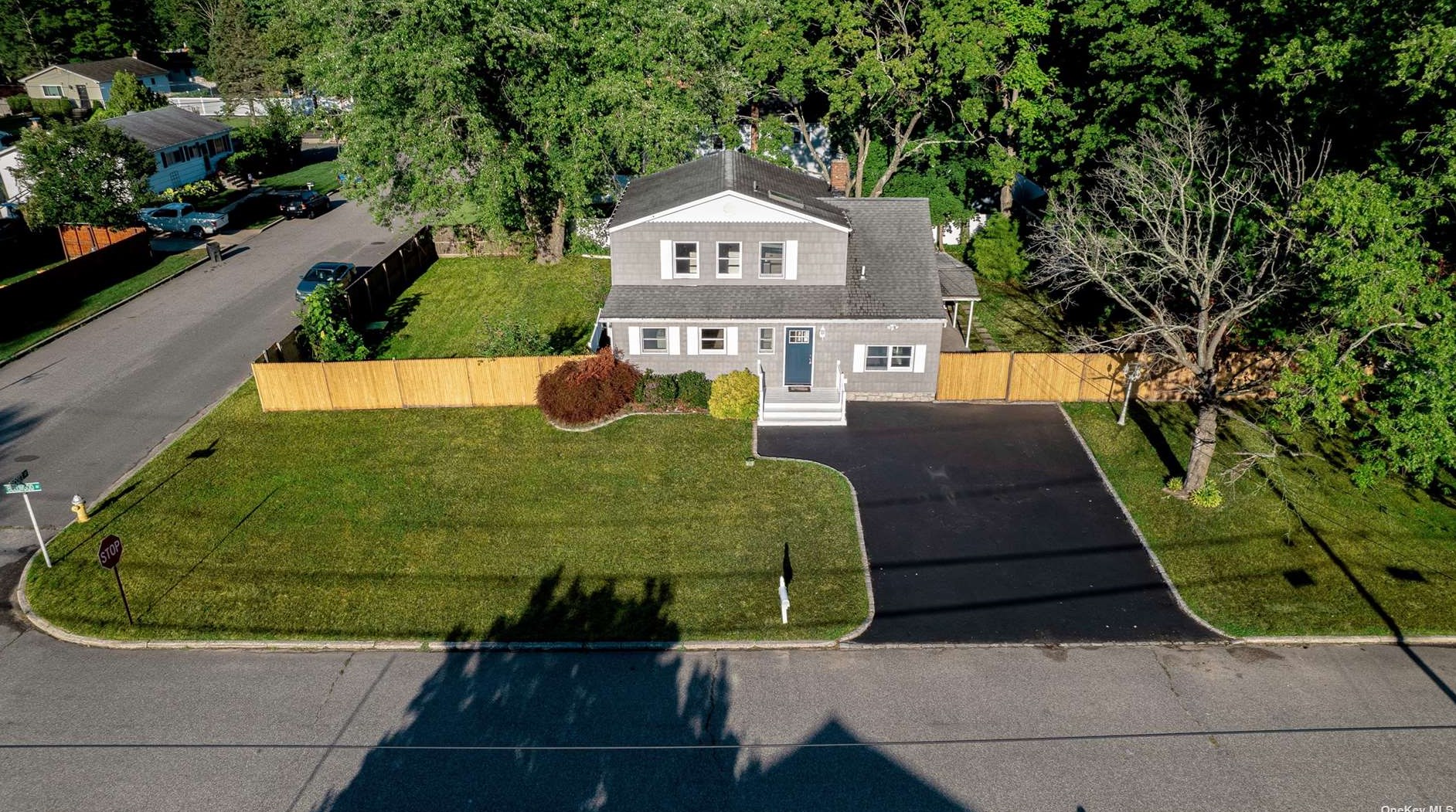 26 Bellwood Ave, South Setauket, NY 11720