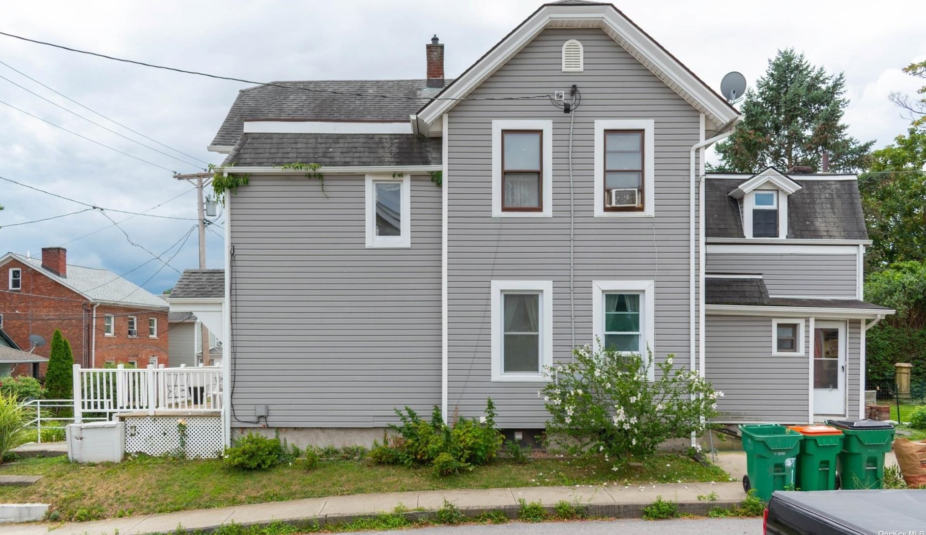 13 Cross St, Beacon, NY 12508-1802
