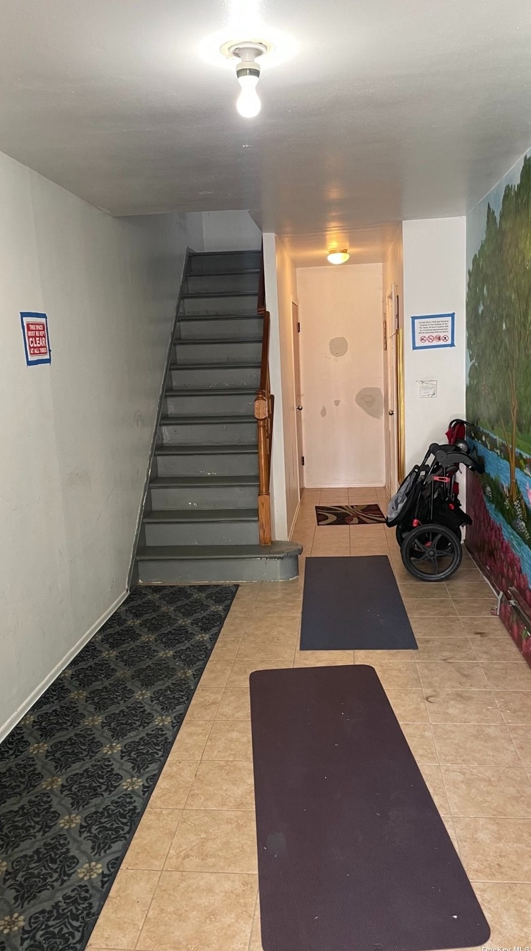 42-31 Gleane St, Flushing, NY 11373-1429