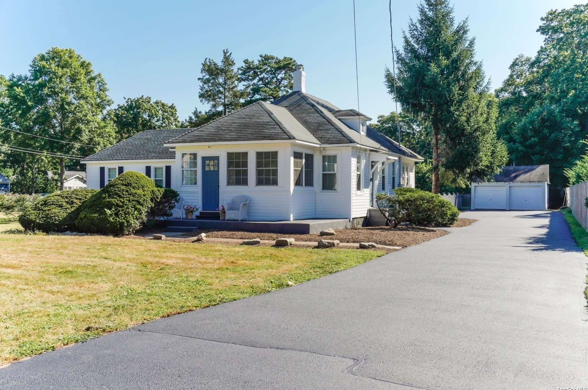 245 Maple Ave, Smithtown, NY 11787-4516