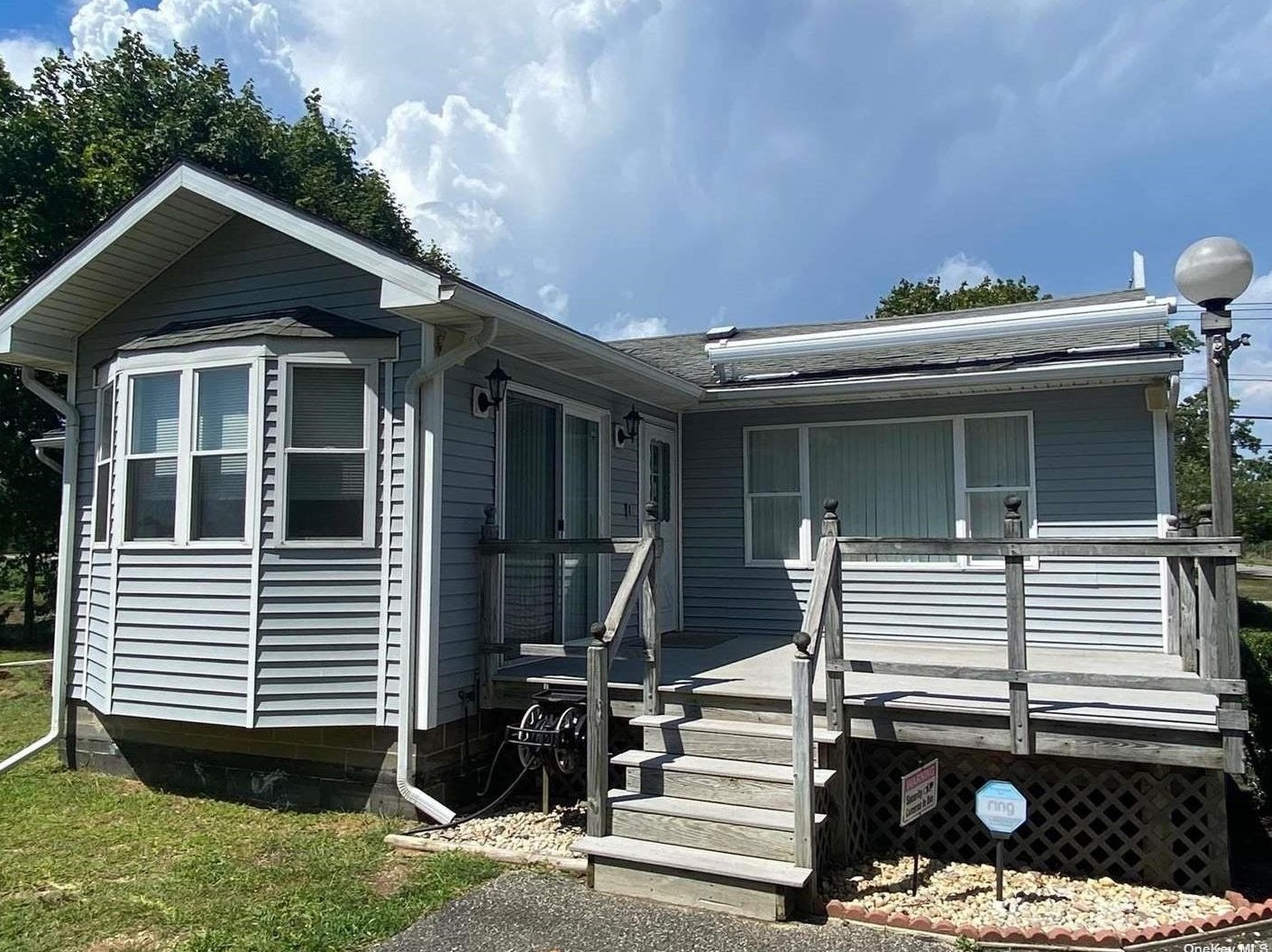 2575 Sound Ave, Baiting Hollow, NY 11933