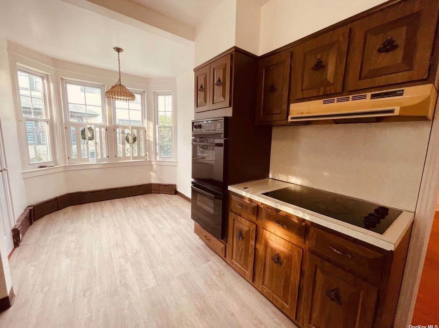 35-46 162nd St, Flushing, NY 11358-2042