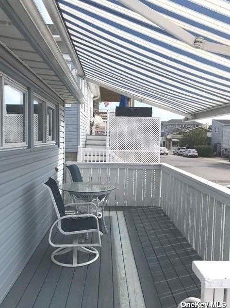 66 Delaware Ave, East Atlantic Beach, NY 11561-1539