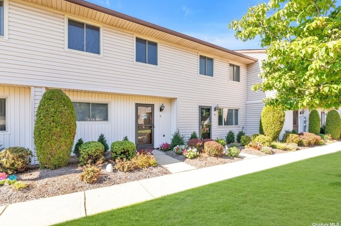 650 Newbridge Rd, Hempstead, NY 11554-5233