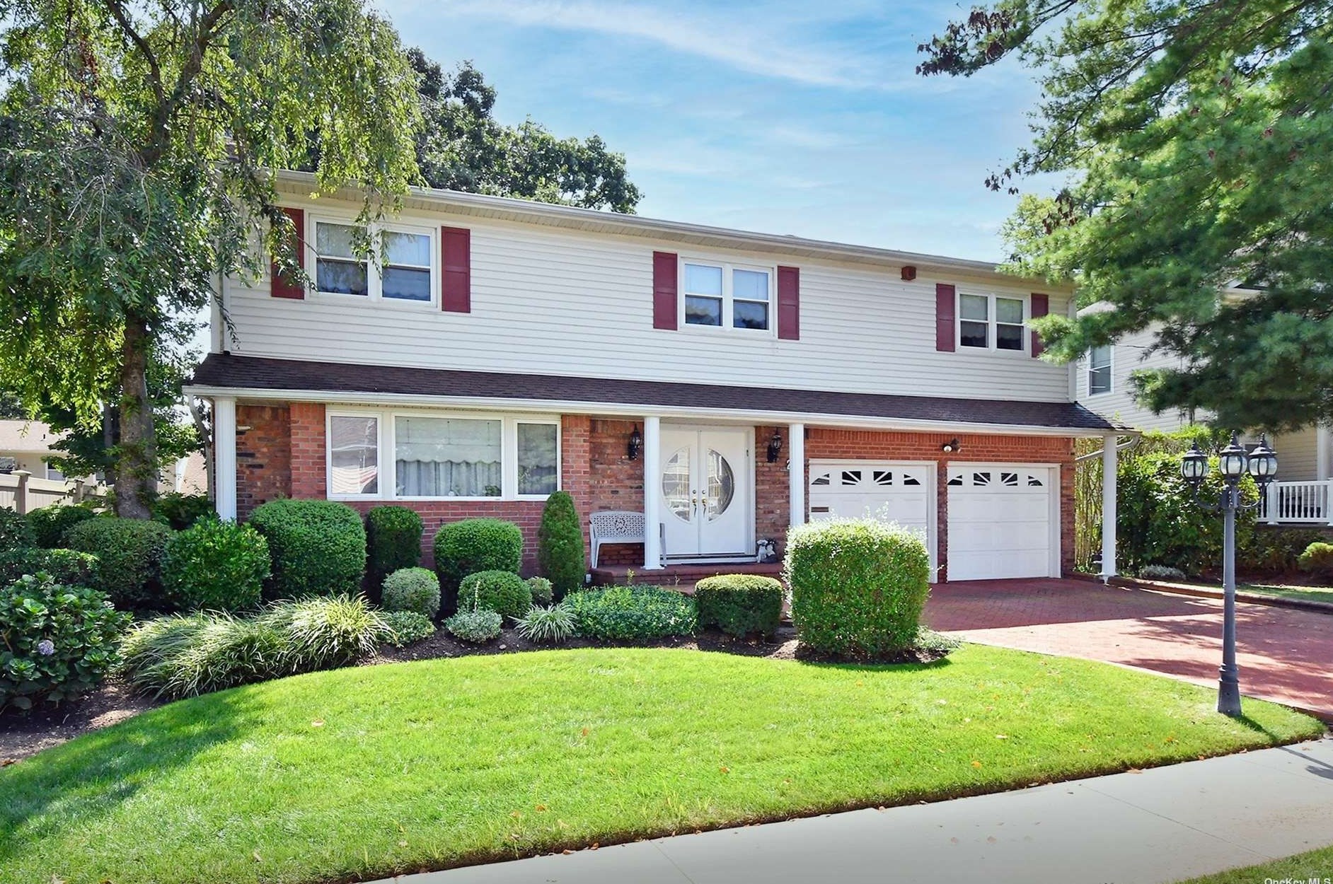 23 Midwood Dr, Hicksville, NY 11803-2021