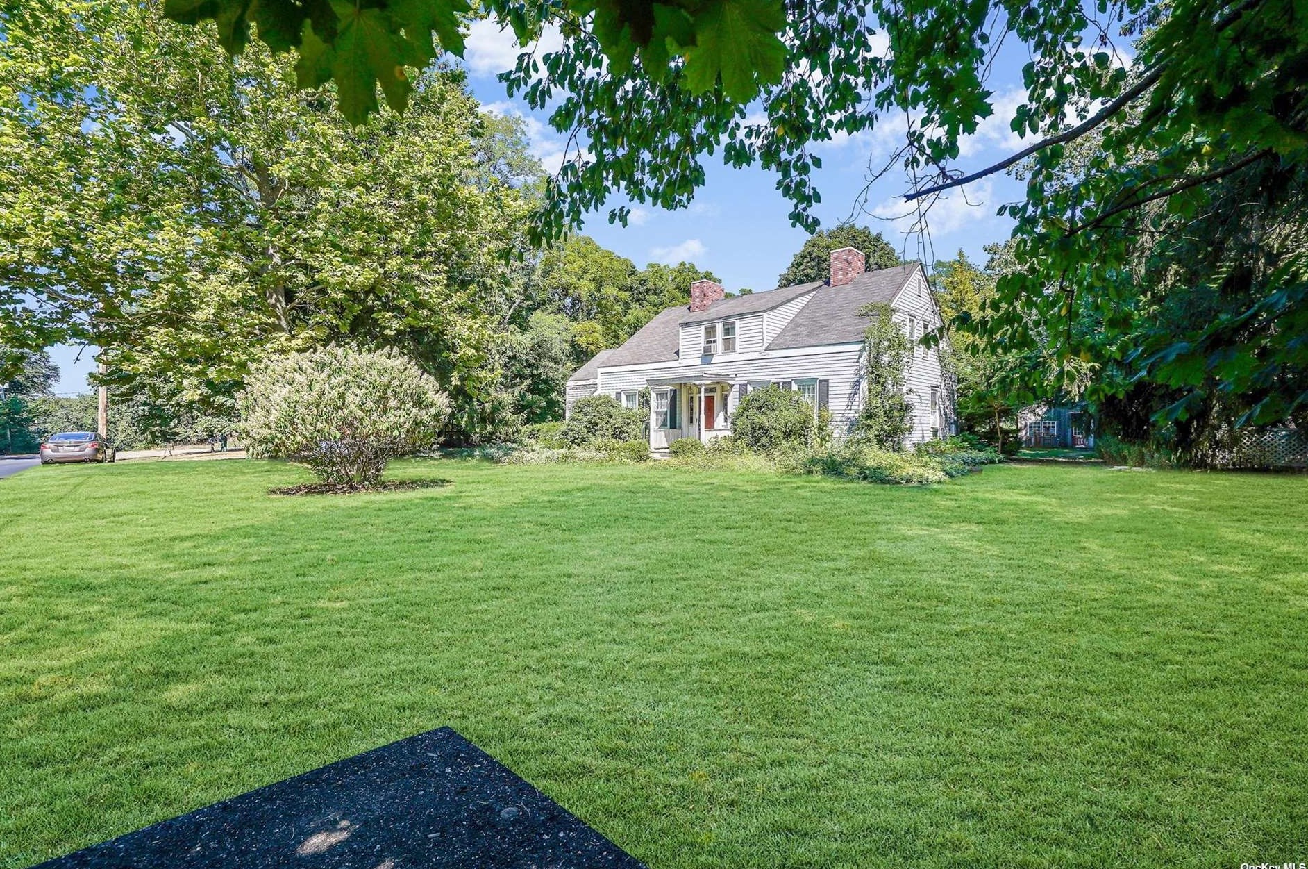1884 Sound Ave, Baiting Hollow, NY 11933