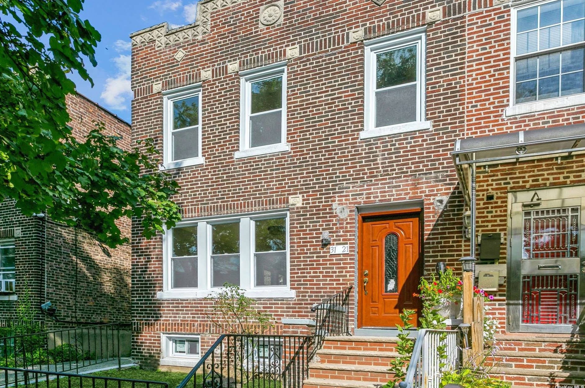 31-21 101st St, Flushing NY  11369-1321 exterior