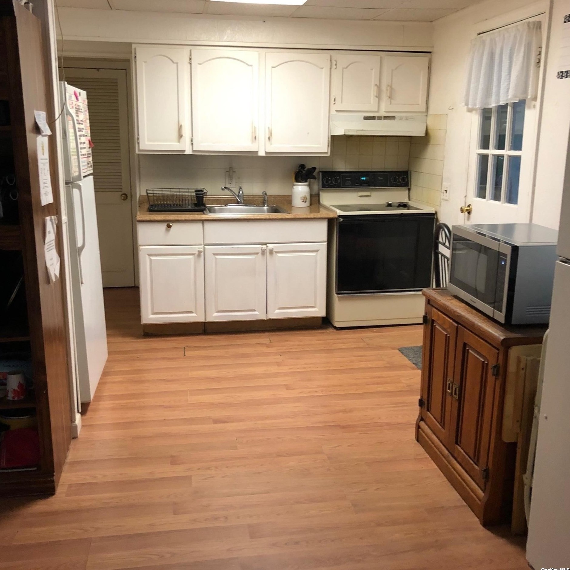 111 Wyona Ave, Selden, NY 11784-3231