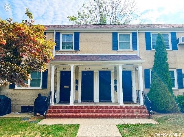 223-44 65th Ave, Flushing, NY 11364-5039