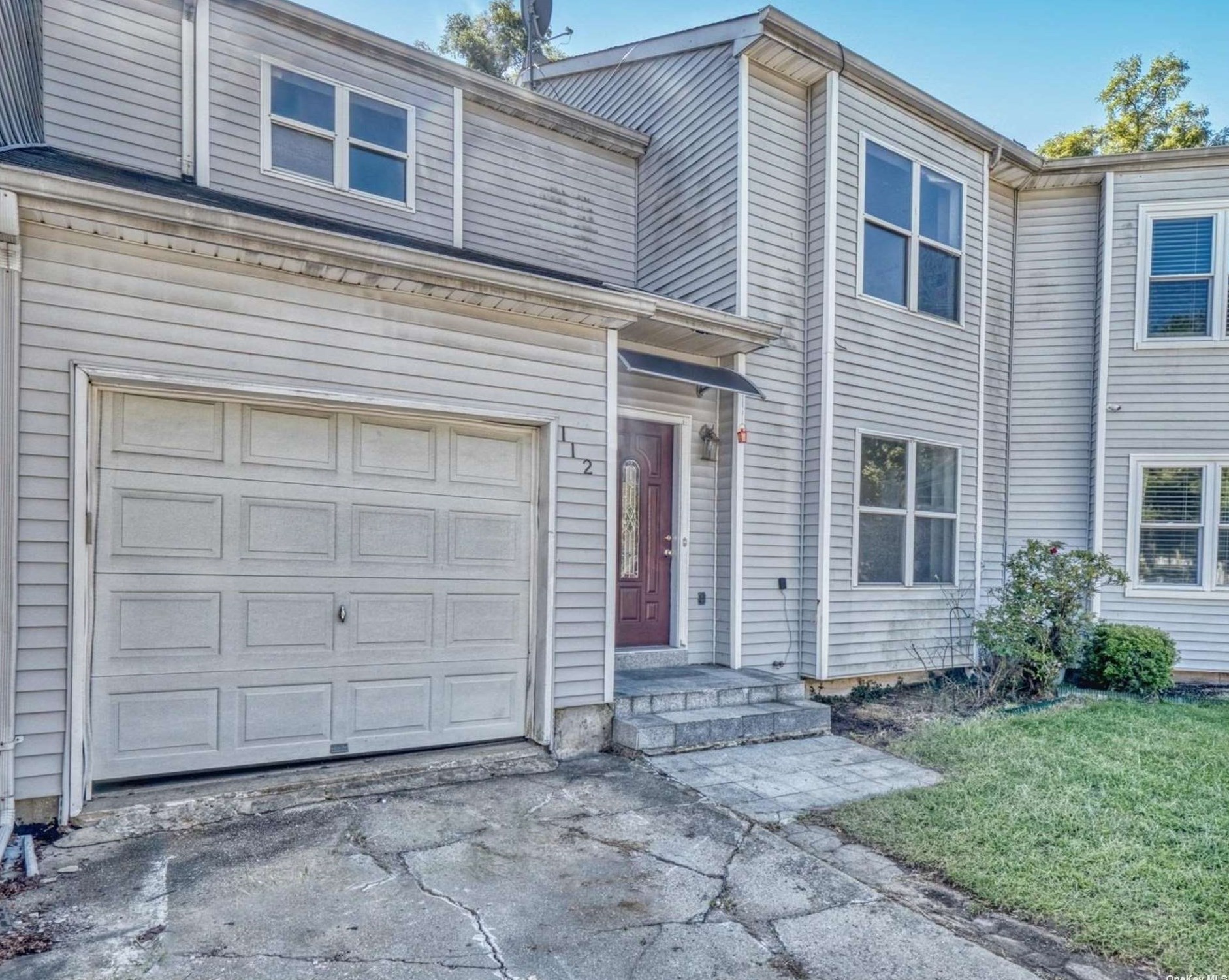 112 Coles Ct, Glen Cove, NY 11542
