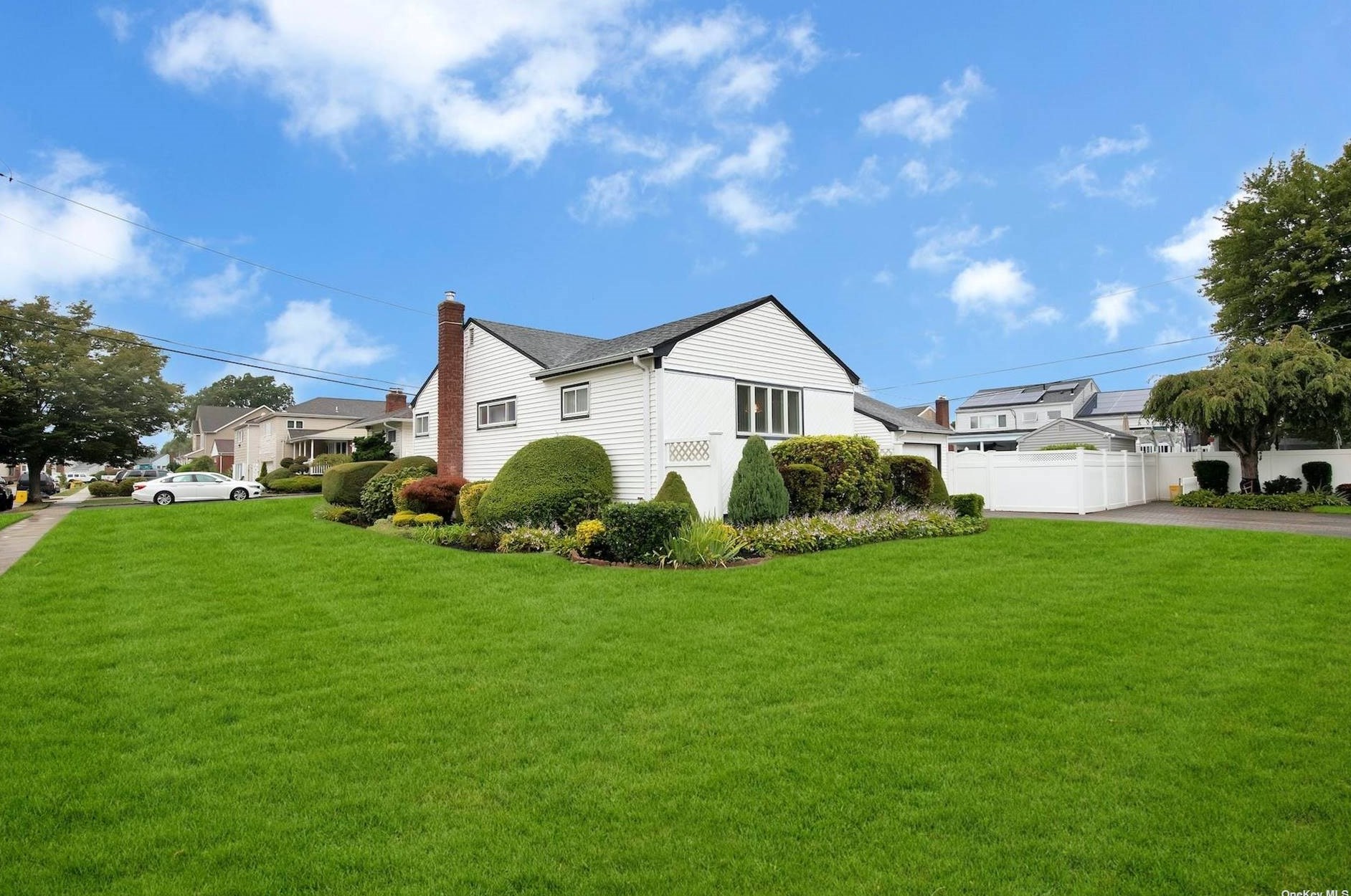 17 Walter Ave, East Massapequa, NY 11758-2042