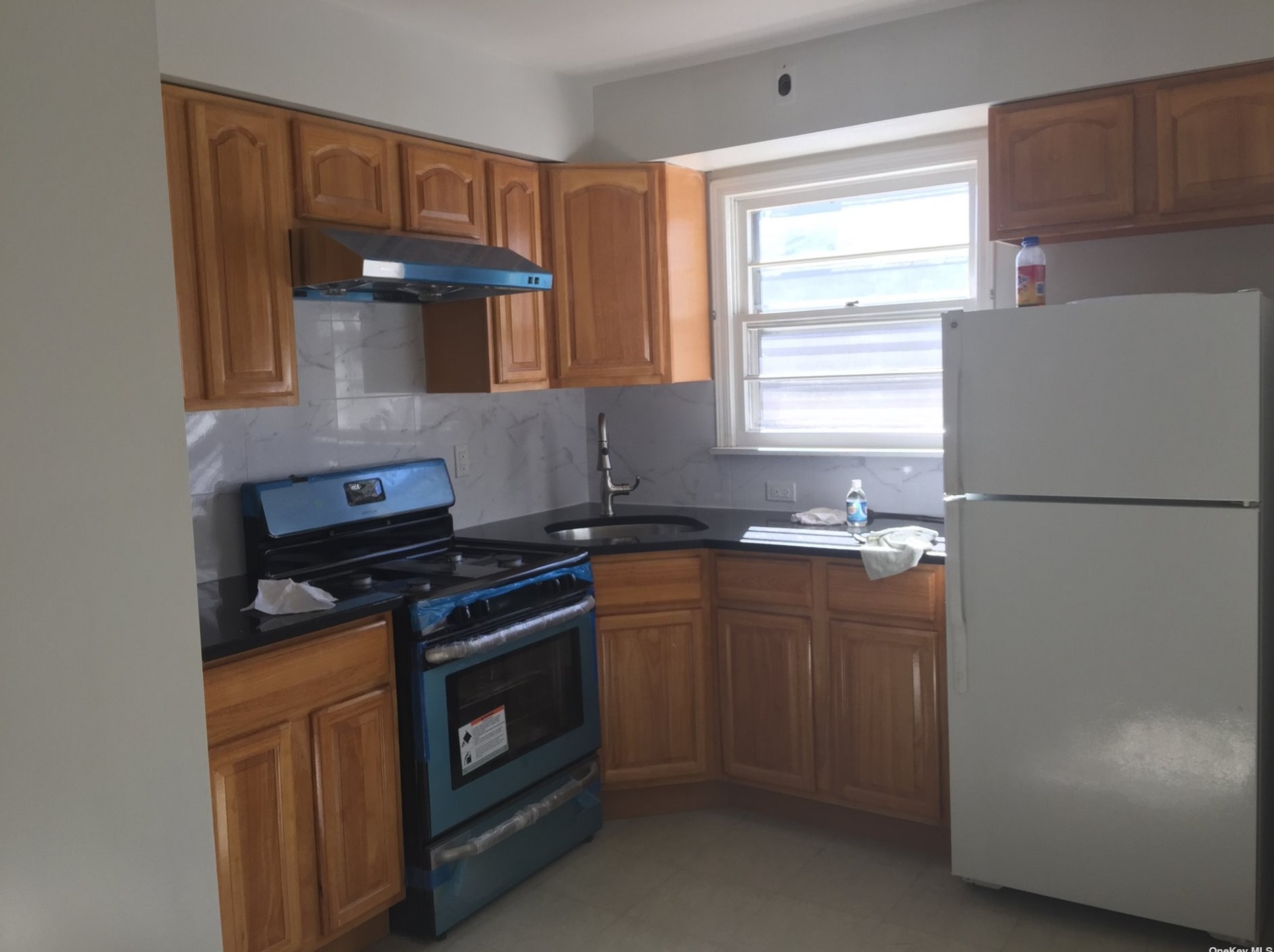 92-15 221st St #2fl, Jamaica, NY 11428