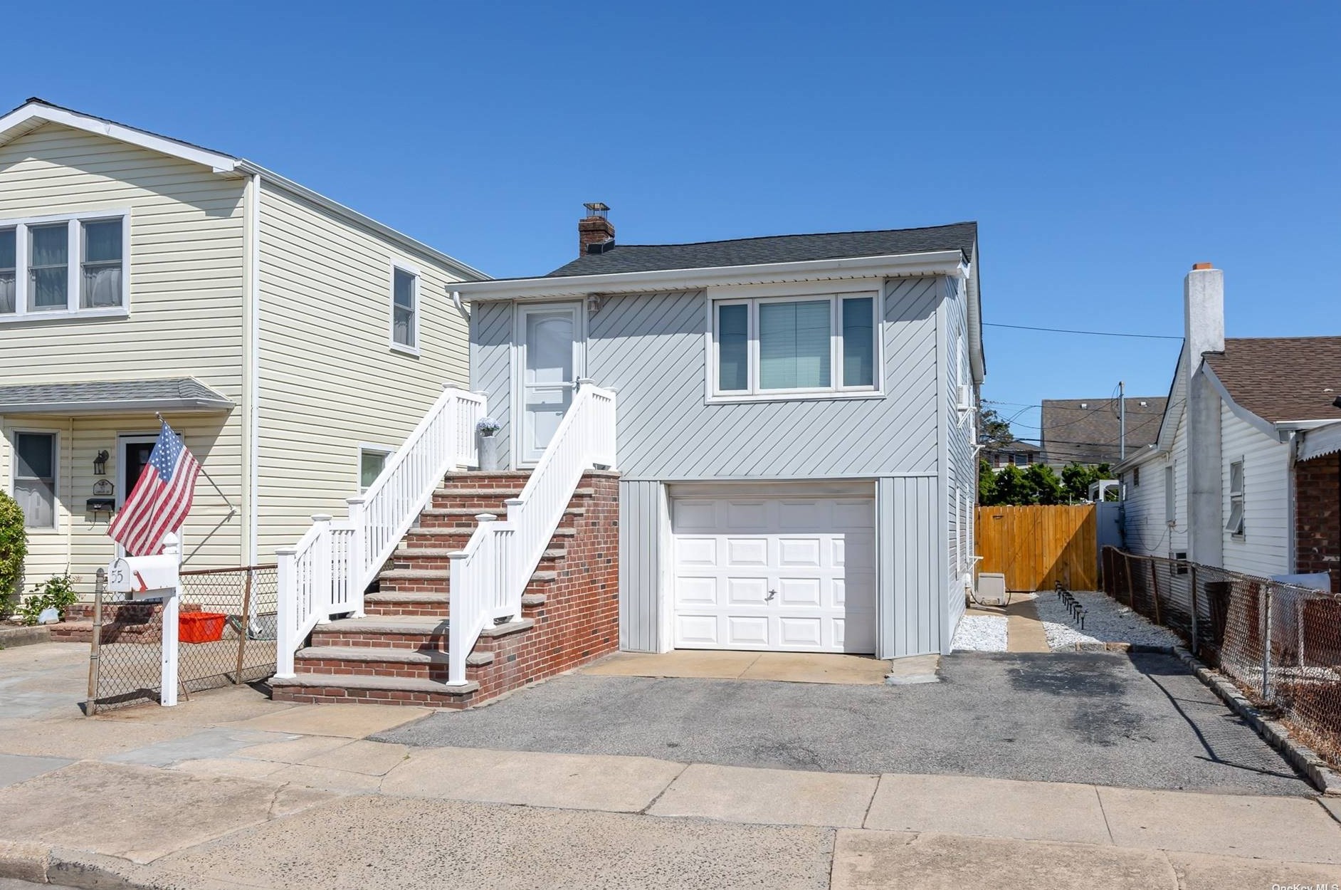 55 Lorraine Rd, Barnum Island, NY 11558-1004