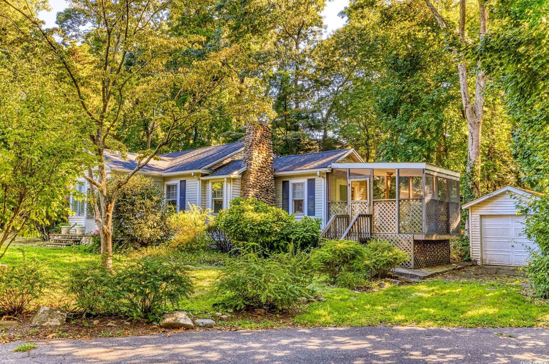 53 Longview Ave, Rocky Point, NY 11778-9128
