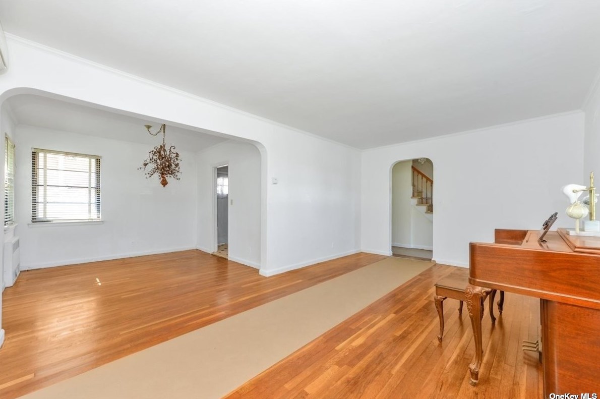15260 13th Ave, Flushing, NY 11357-1949