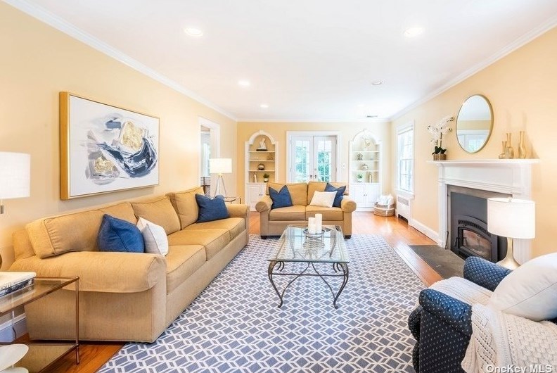 32 Kenworth Rd, Port Washington, NY 11050-4144