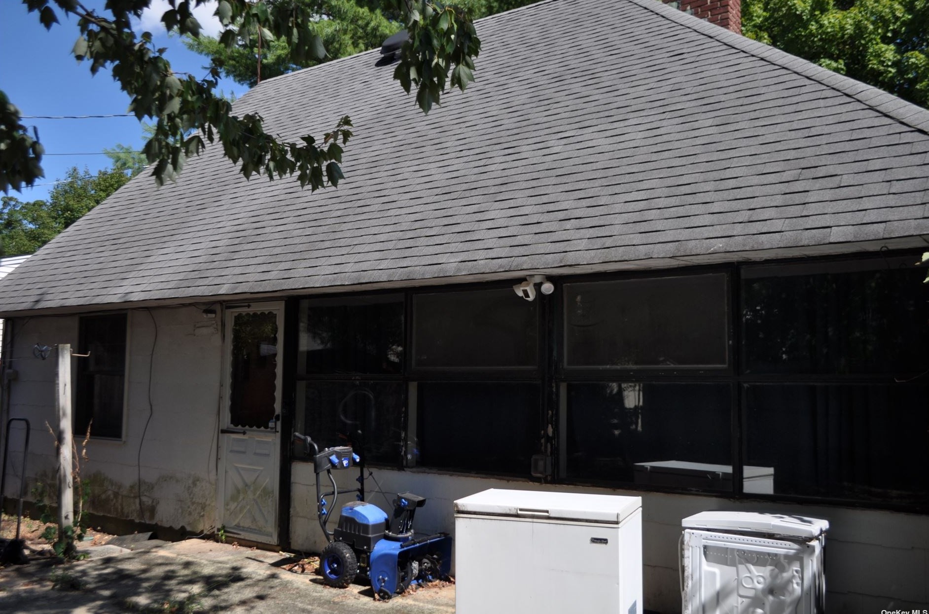 53 Barrister Rd, Plainedge, NY 11756-4345