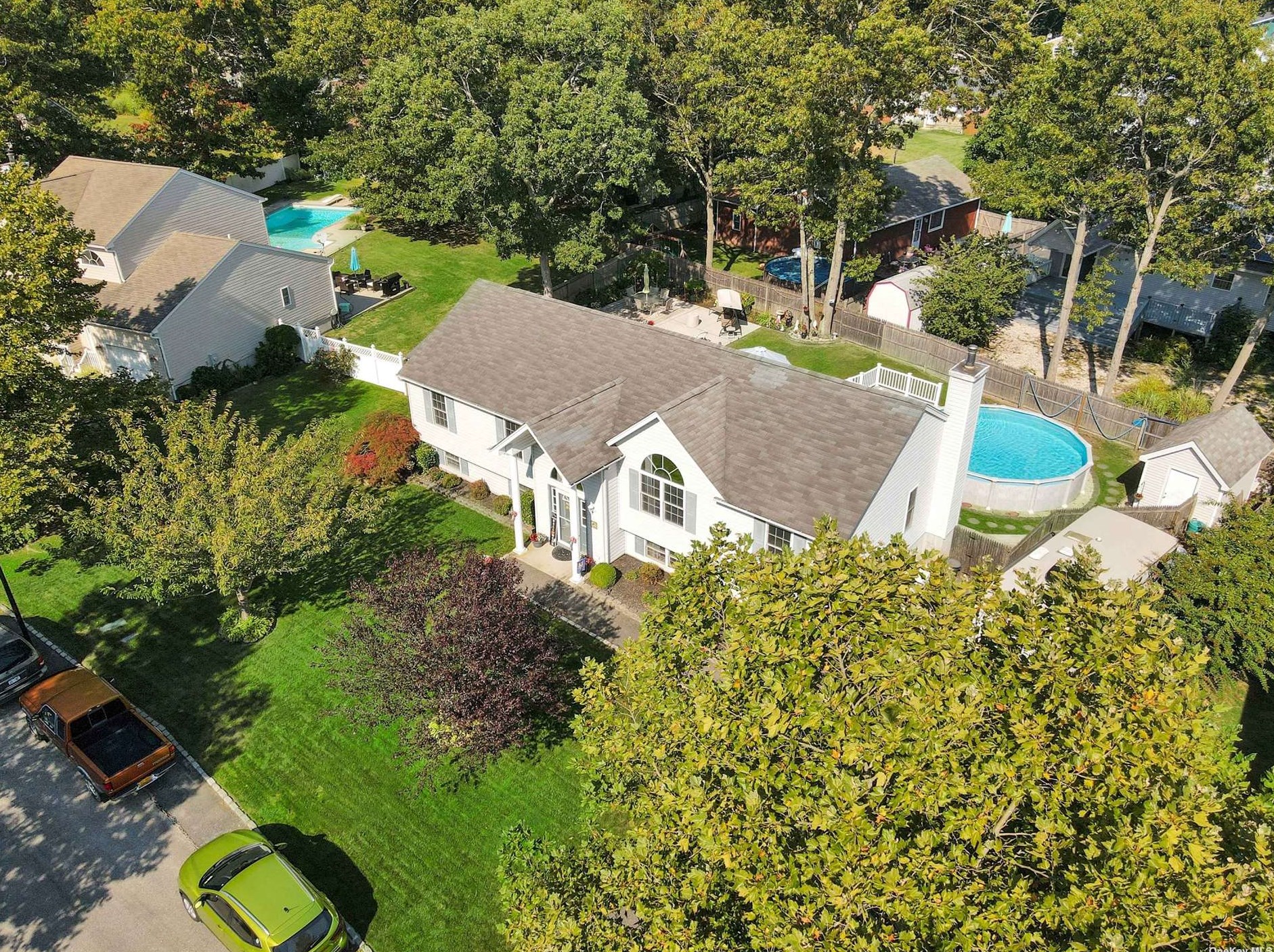 97 Washington Ave, Manor Park, NY 11950-2507