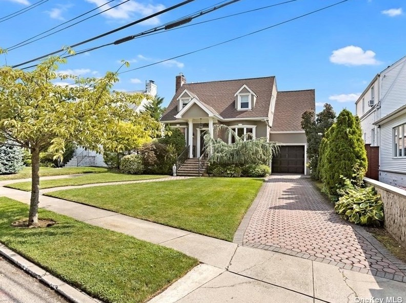 14-15 162nd St, Flushing, NY 11357-2044