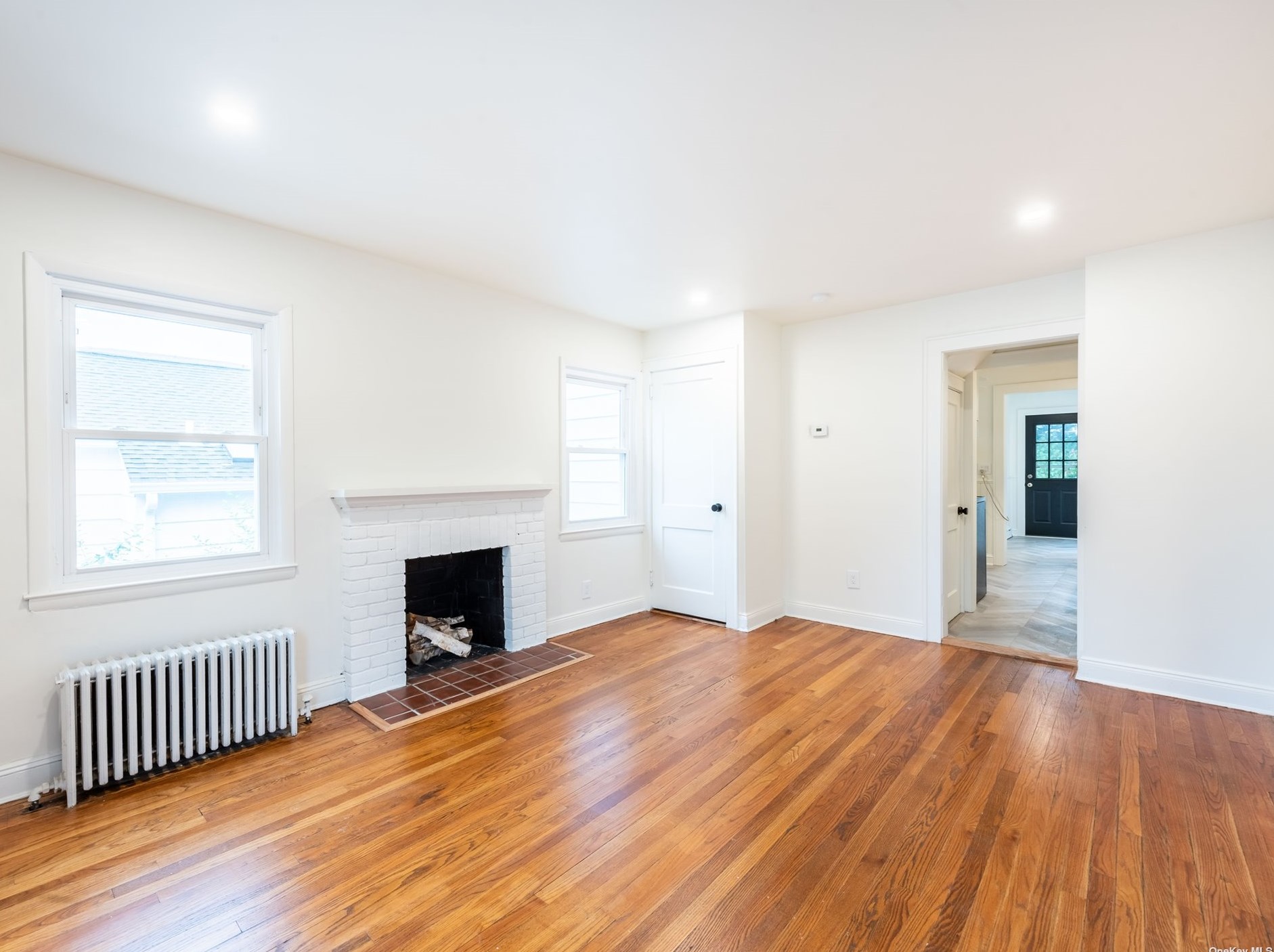 47 Edgewood Rd #a, Port Washington, NY 11050