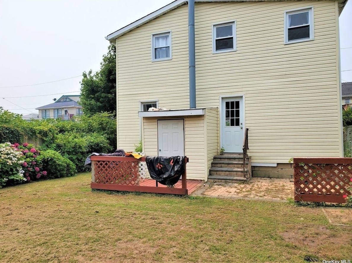 326 Beach 46th St, Far Rockaway, NY 11691
