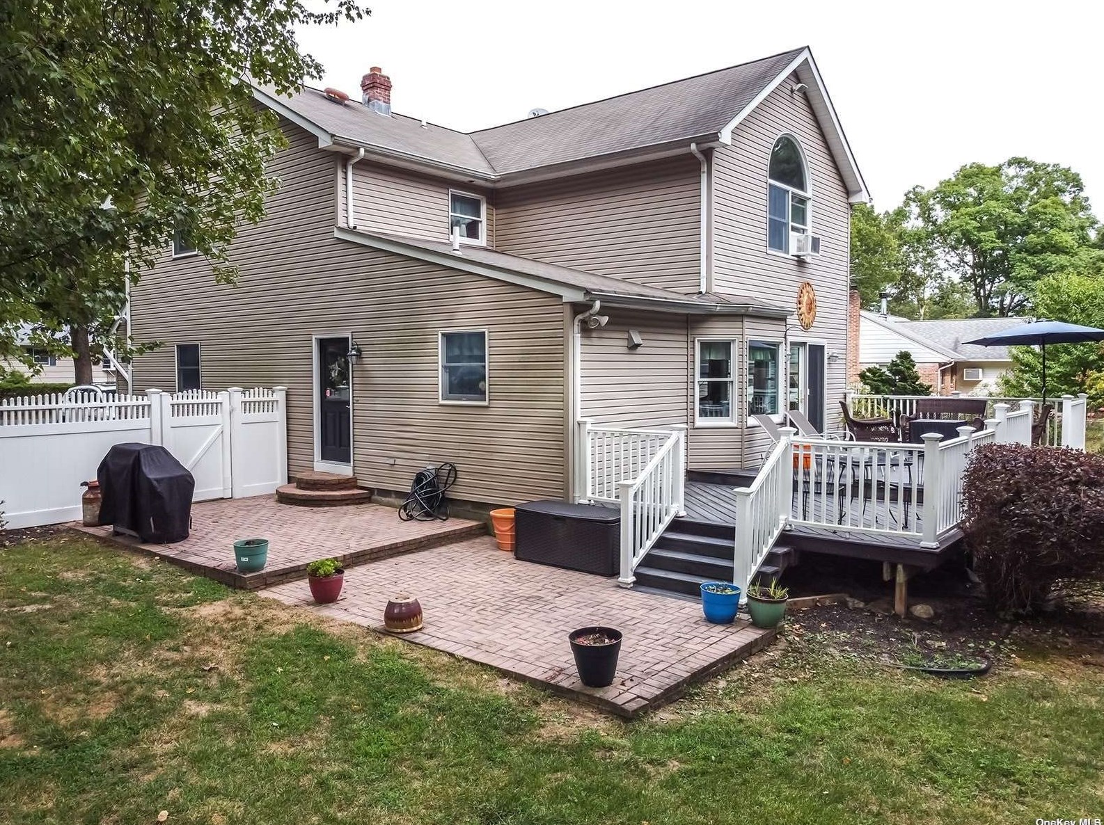12 Oxbow Rd, Canaan Lake, NY 11772-2230