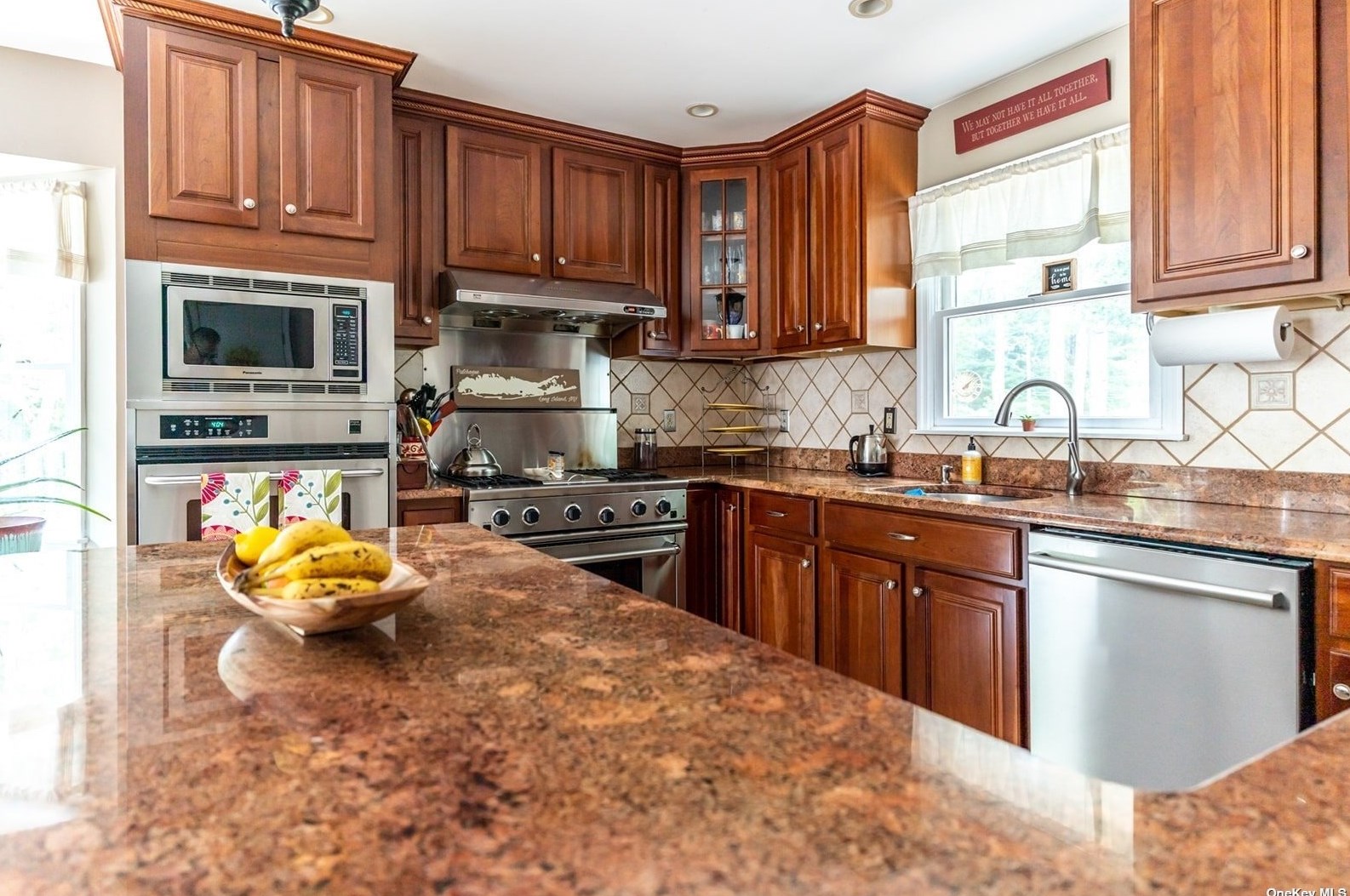 12 Oxbow Rd, Canaan Lake NY  11772-2230 exterior