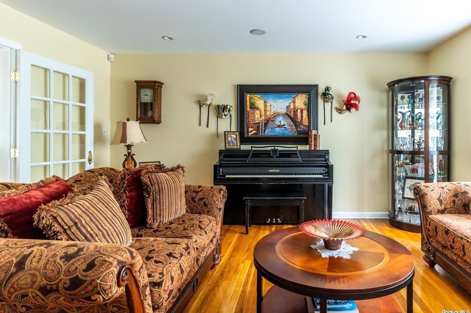 12 Oxbow Rd, Canaan Lake NY  11772-2230 exterior