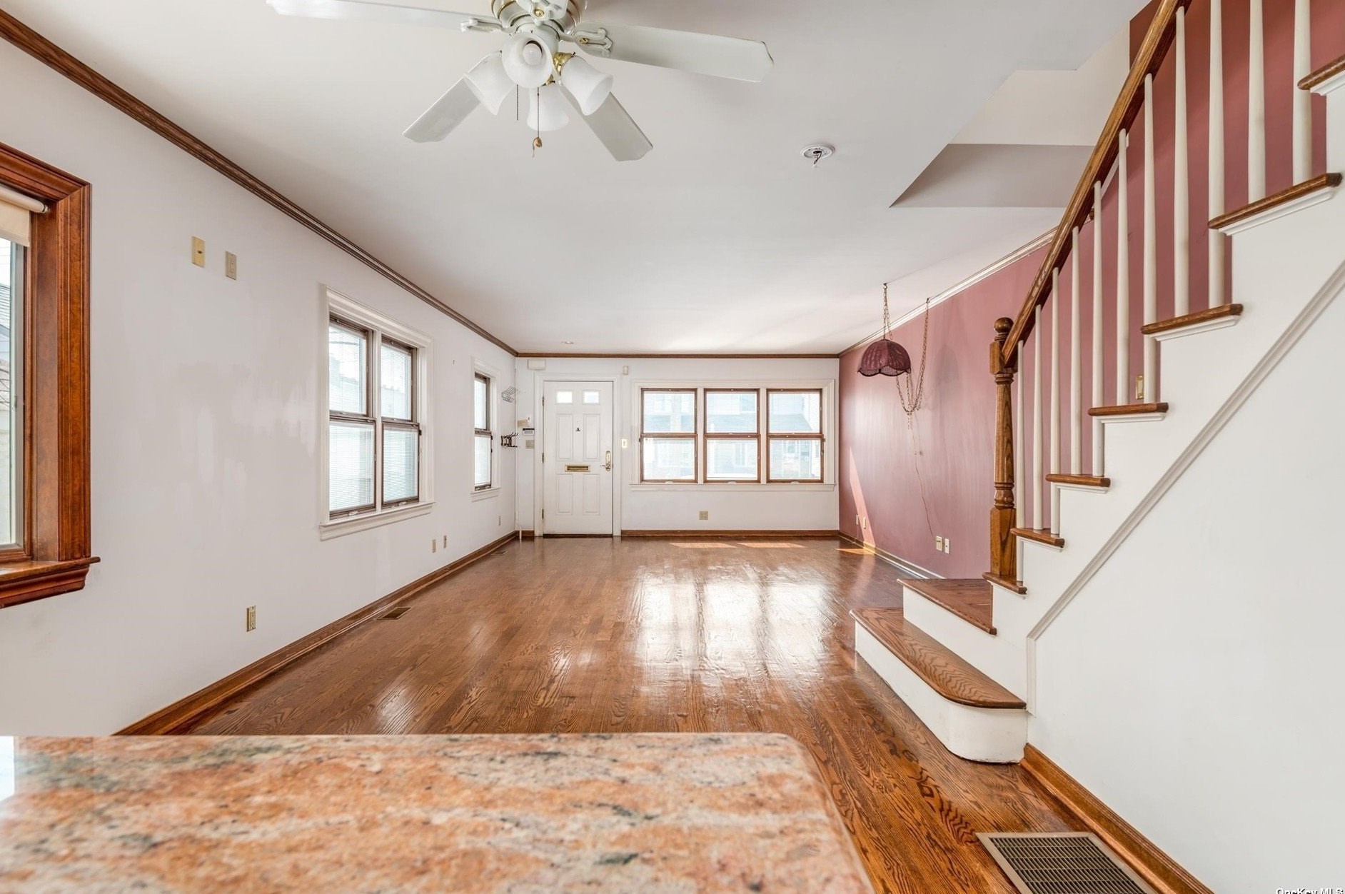 33 200th St, Flushing NY  11361-1030 exterior