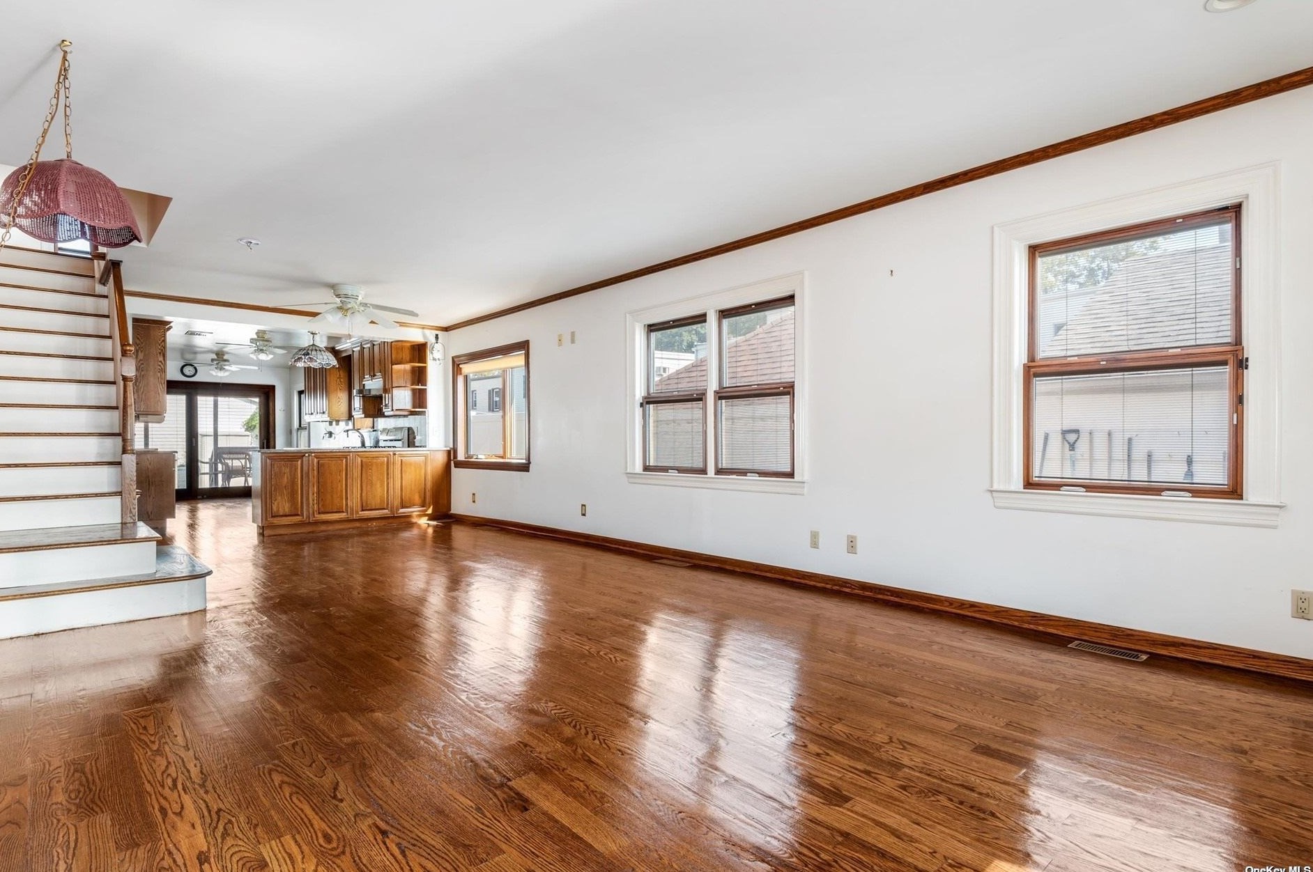 33 200th St, Flushing NY  11361-1030 exterior