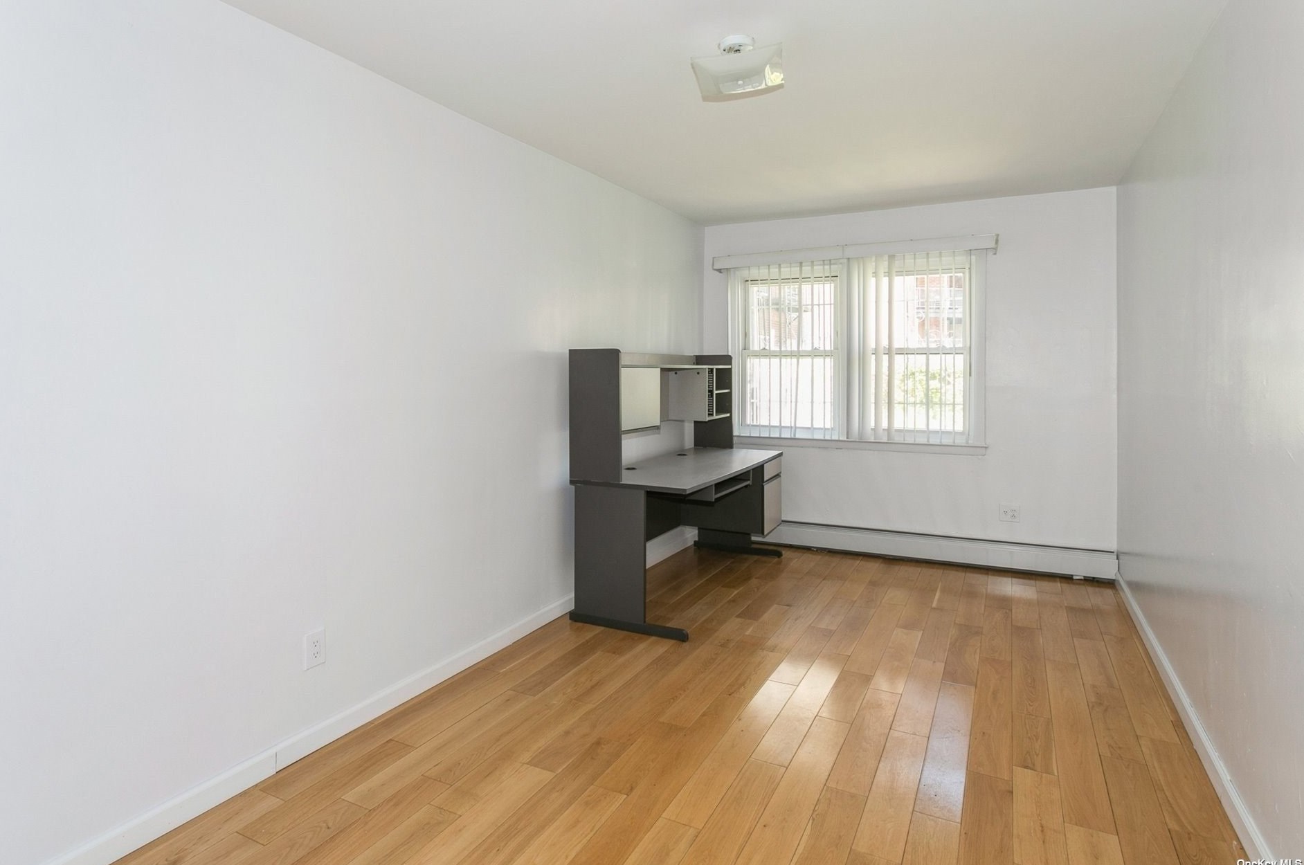37-22 Parsons Blvd, Flushing, NY 11354