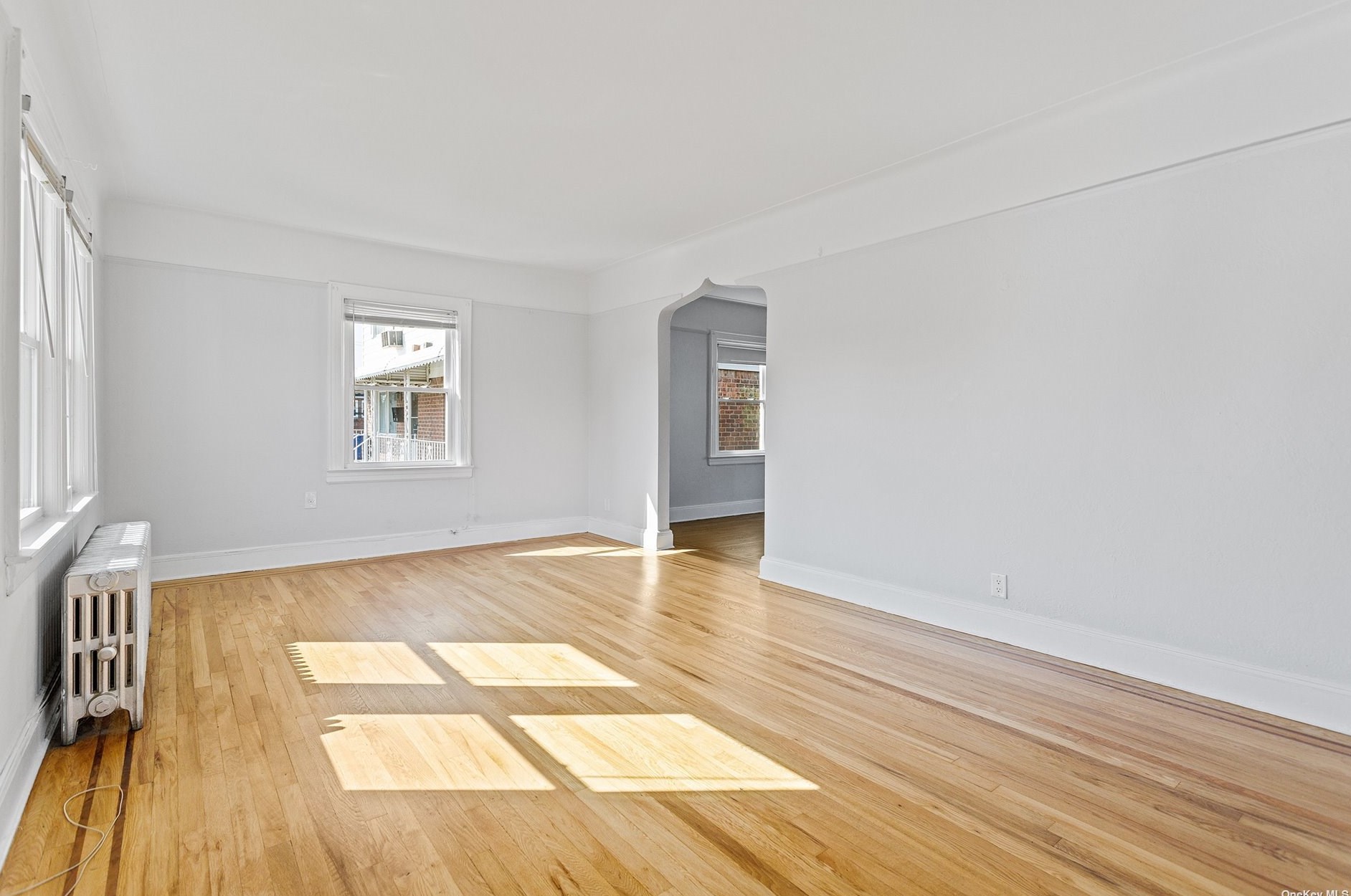 46-42 194th St, Flushing, NY 11358-4011