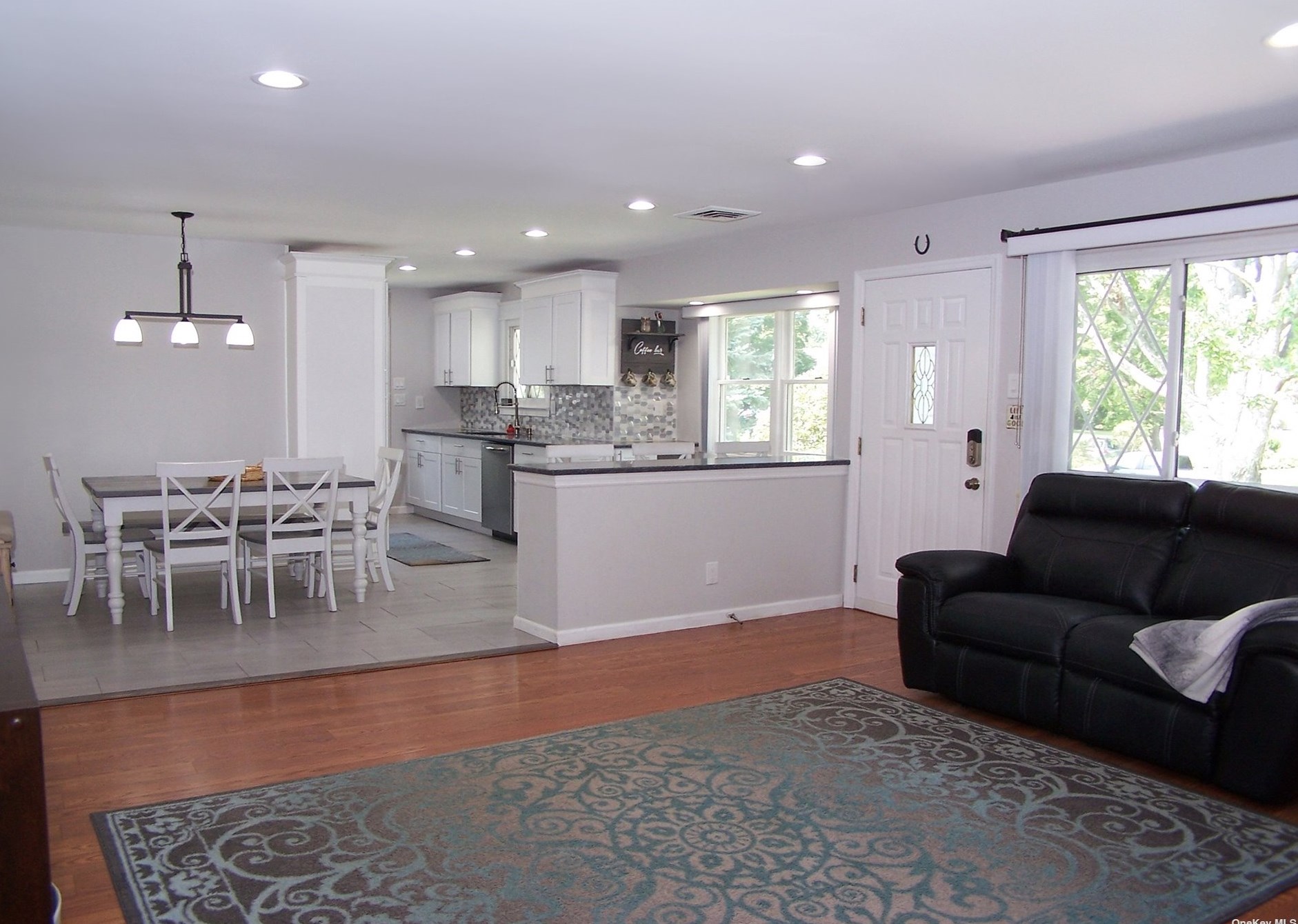 14 Buttonwood Path, Smithtown, NY 11787-4941