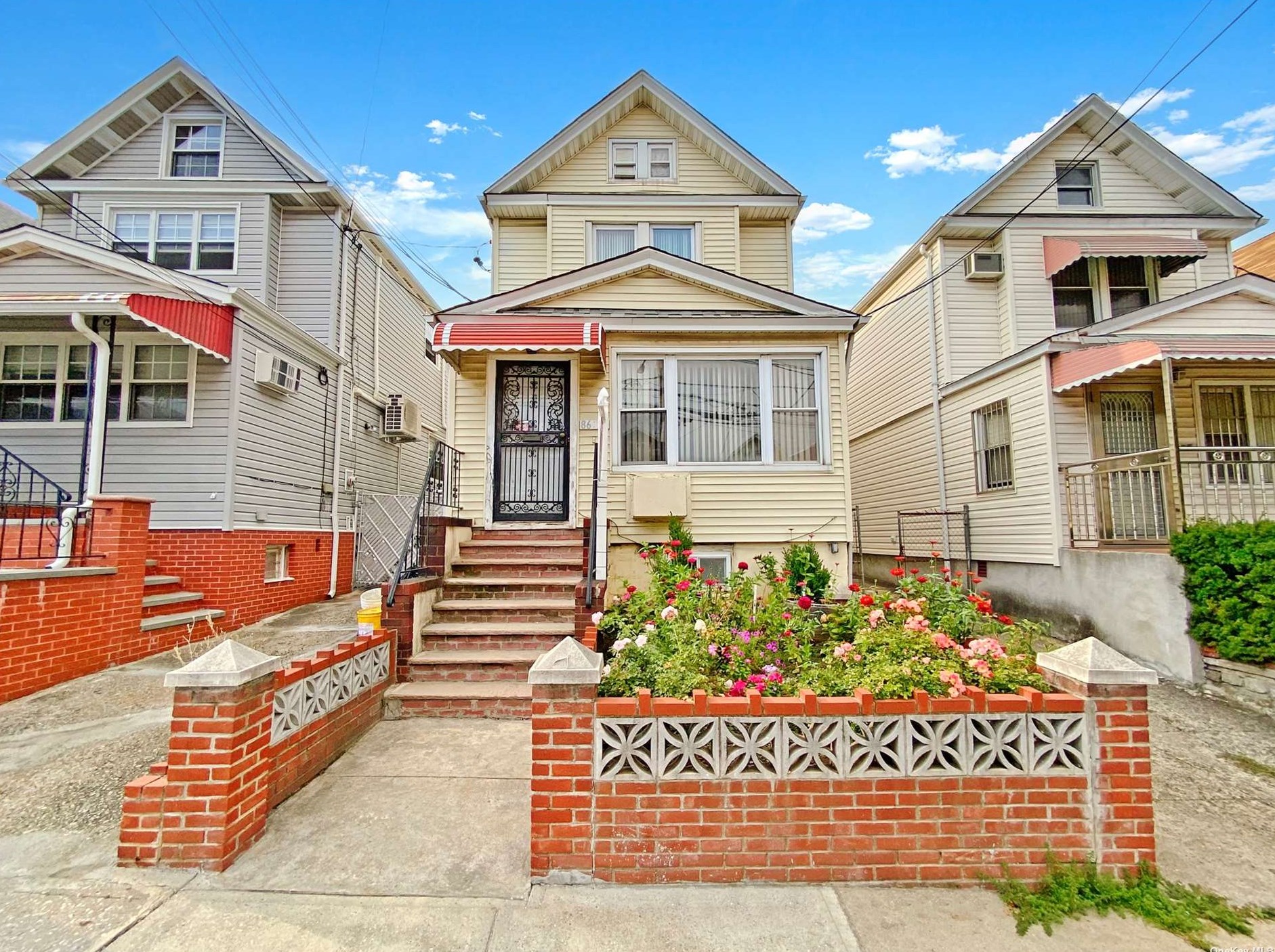 86-35 55th Ave, Flushing, NY 11373-1022