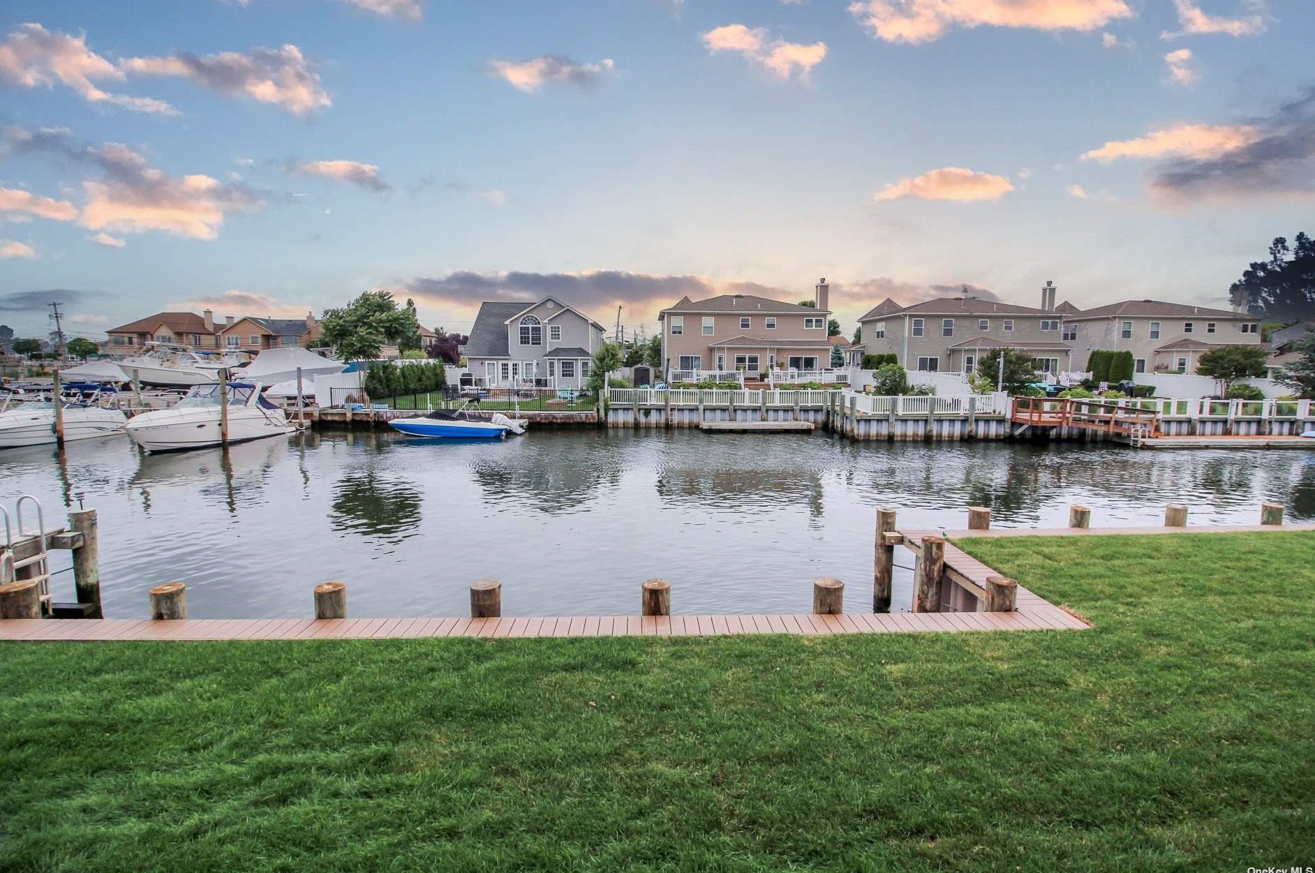 52 Beach Rd, East Massapequa NY  11758-6613 exterior