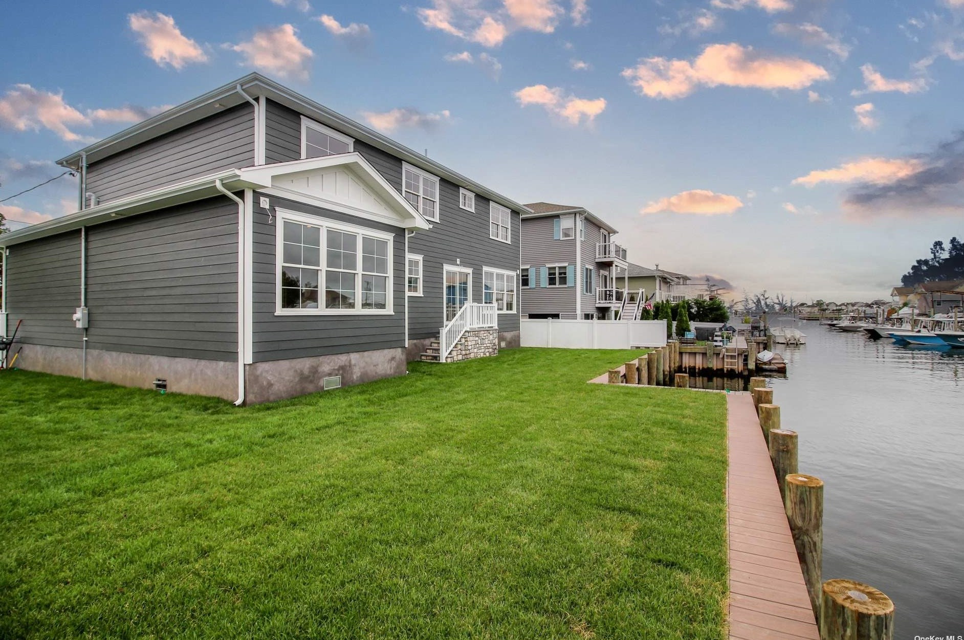 52 Beach Rd, East Massapequa NY  11758-6613 exterior