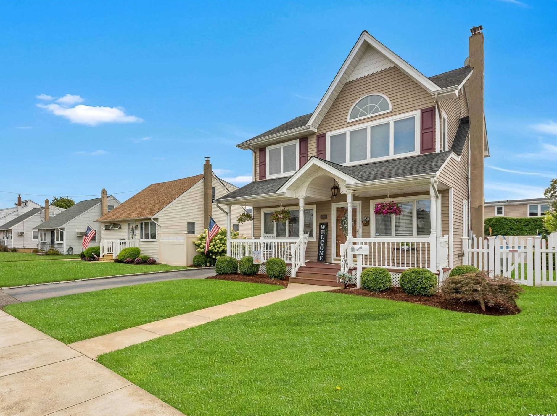 112 Washington Ave, East Massapequa, NY 11758-5602