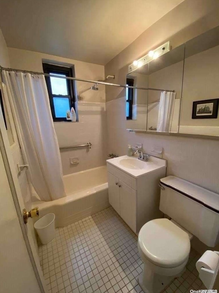 3631 170th St, Flushing NY  11358-2258 exterior